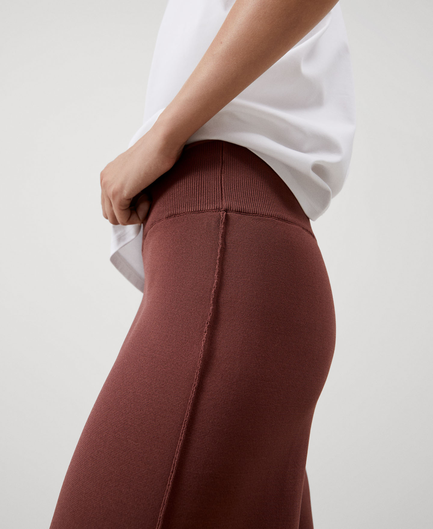 Vicose and recycled nylon trousers image number 3