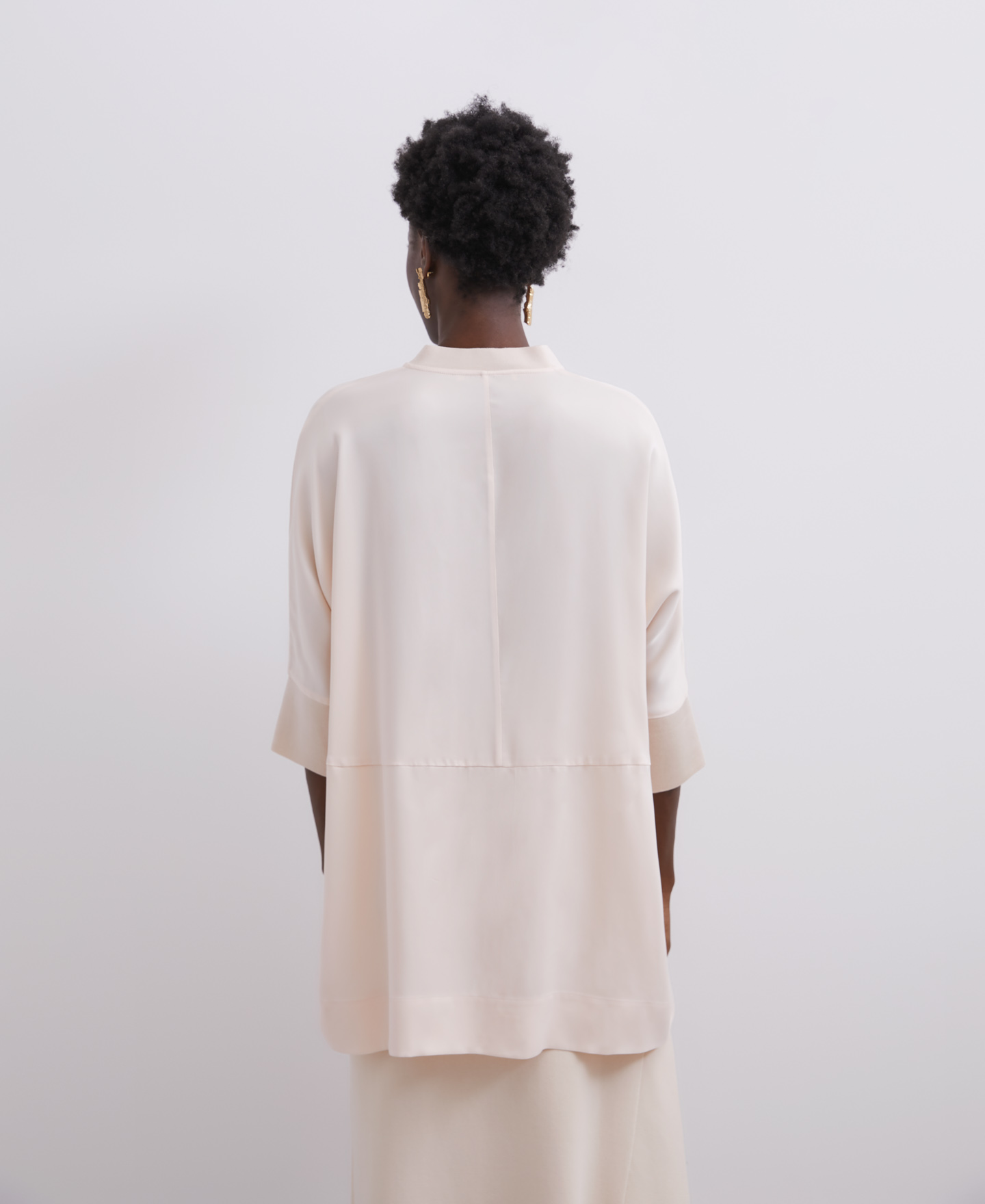 Camisa oversize cuello mao en viscosa image number 1