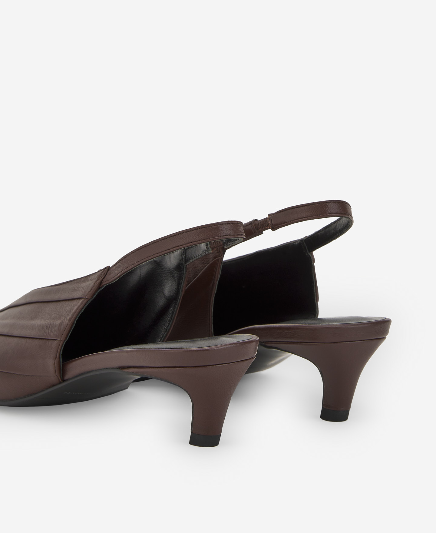 Bare heel pleated shoe image number 2