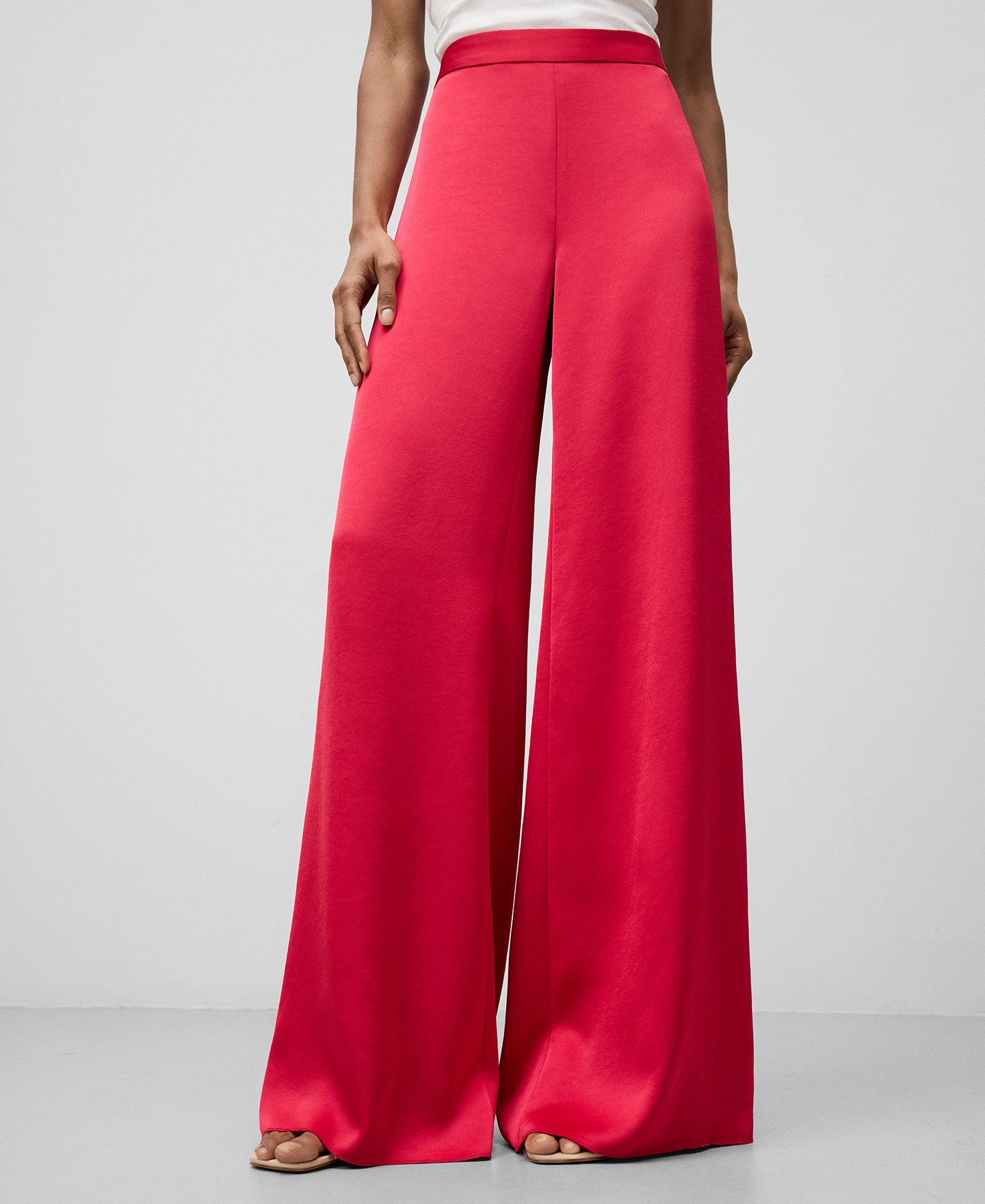 Pantalón satinado pierna ancha mujer image number 0