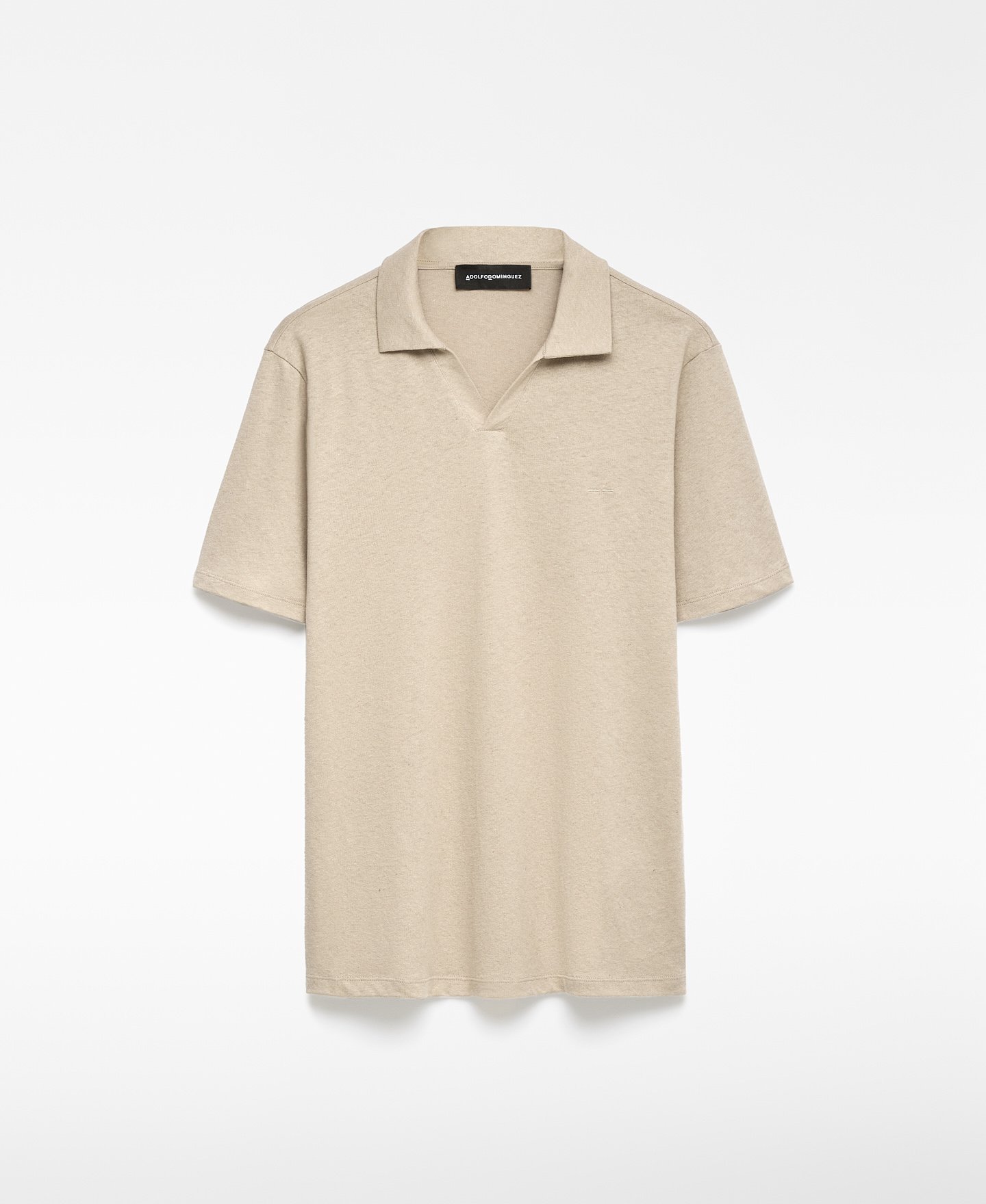 European linen blend V-neck polo man image number 4