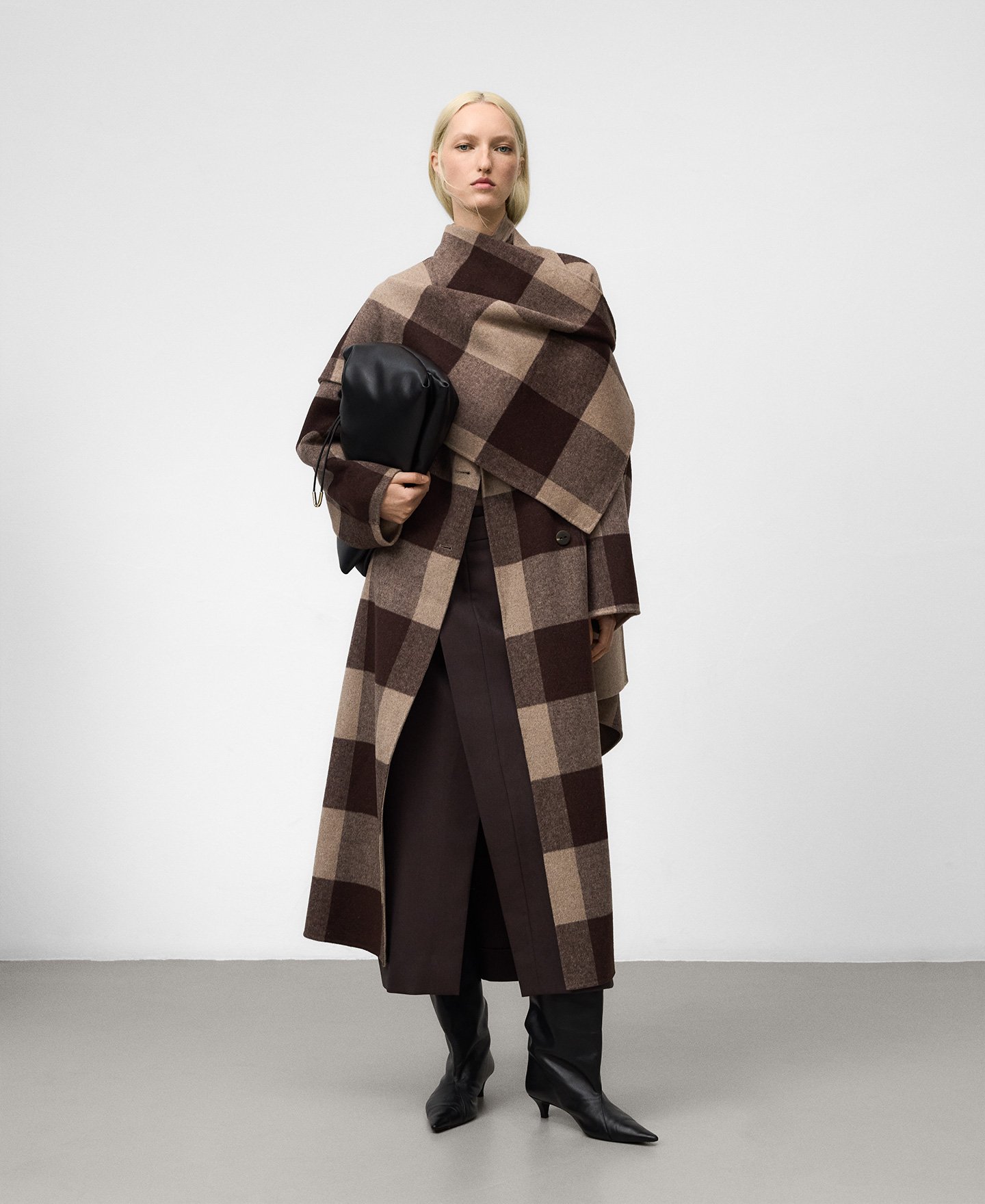 Double-faced checkered scarf woman image number 3