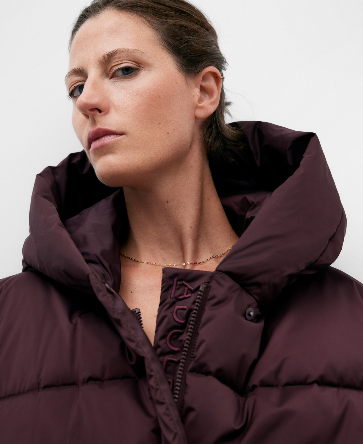 Short padded jacket for women image number 3