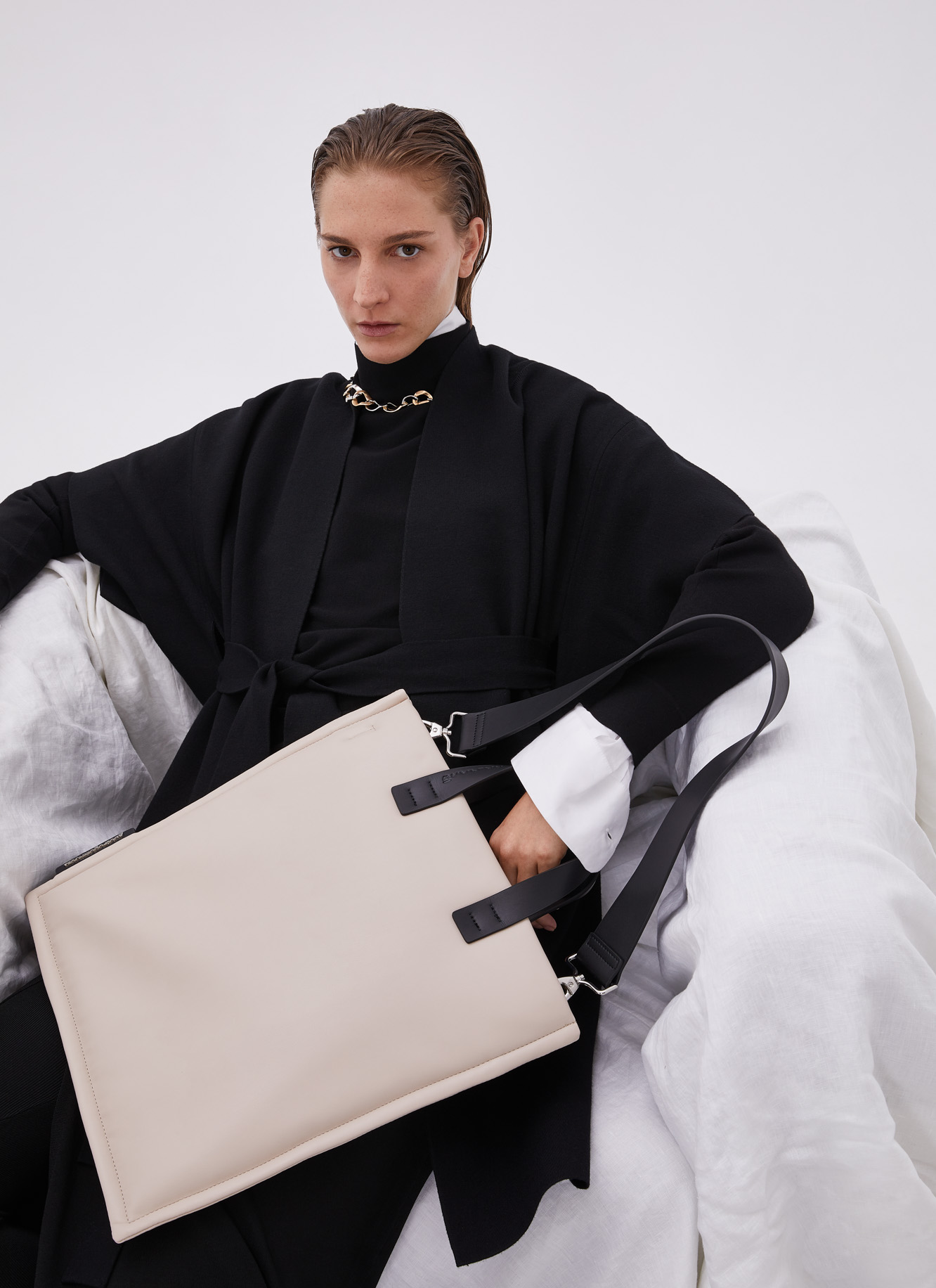 Shopper acolchado en materia soft image number 3