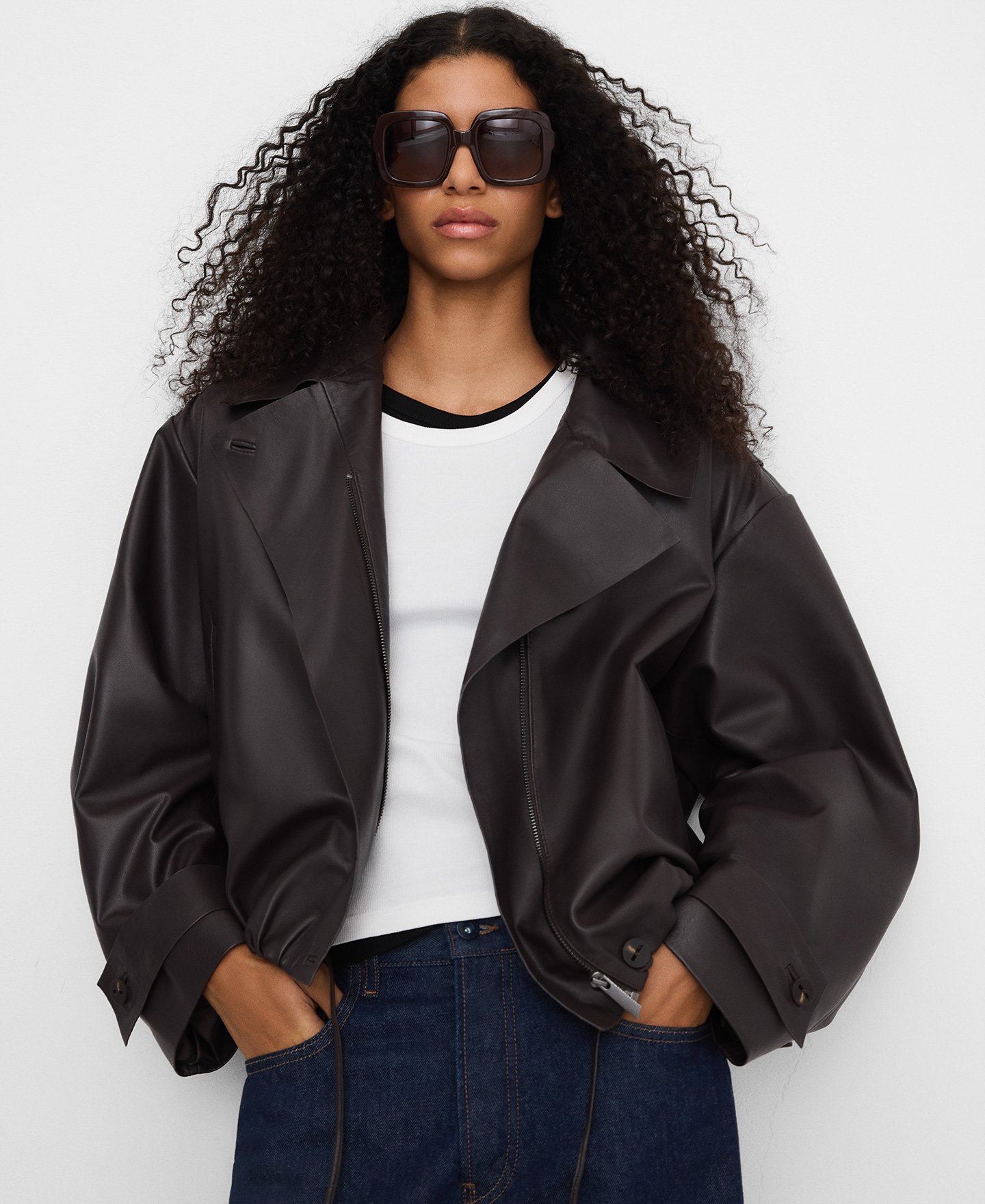 Chaqueta boxy piel image number 0