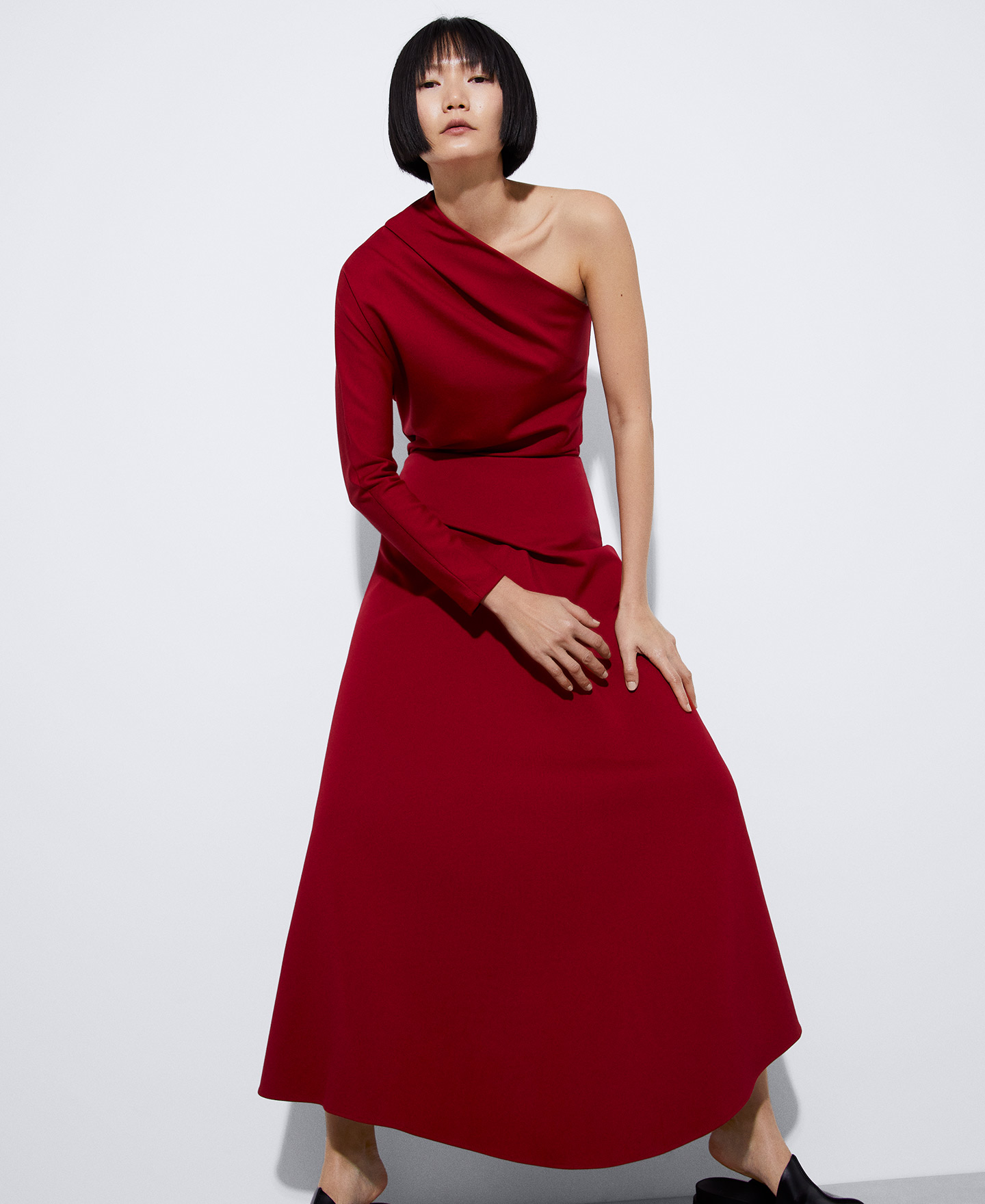 Responsible viscose pleated skirt image number 3