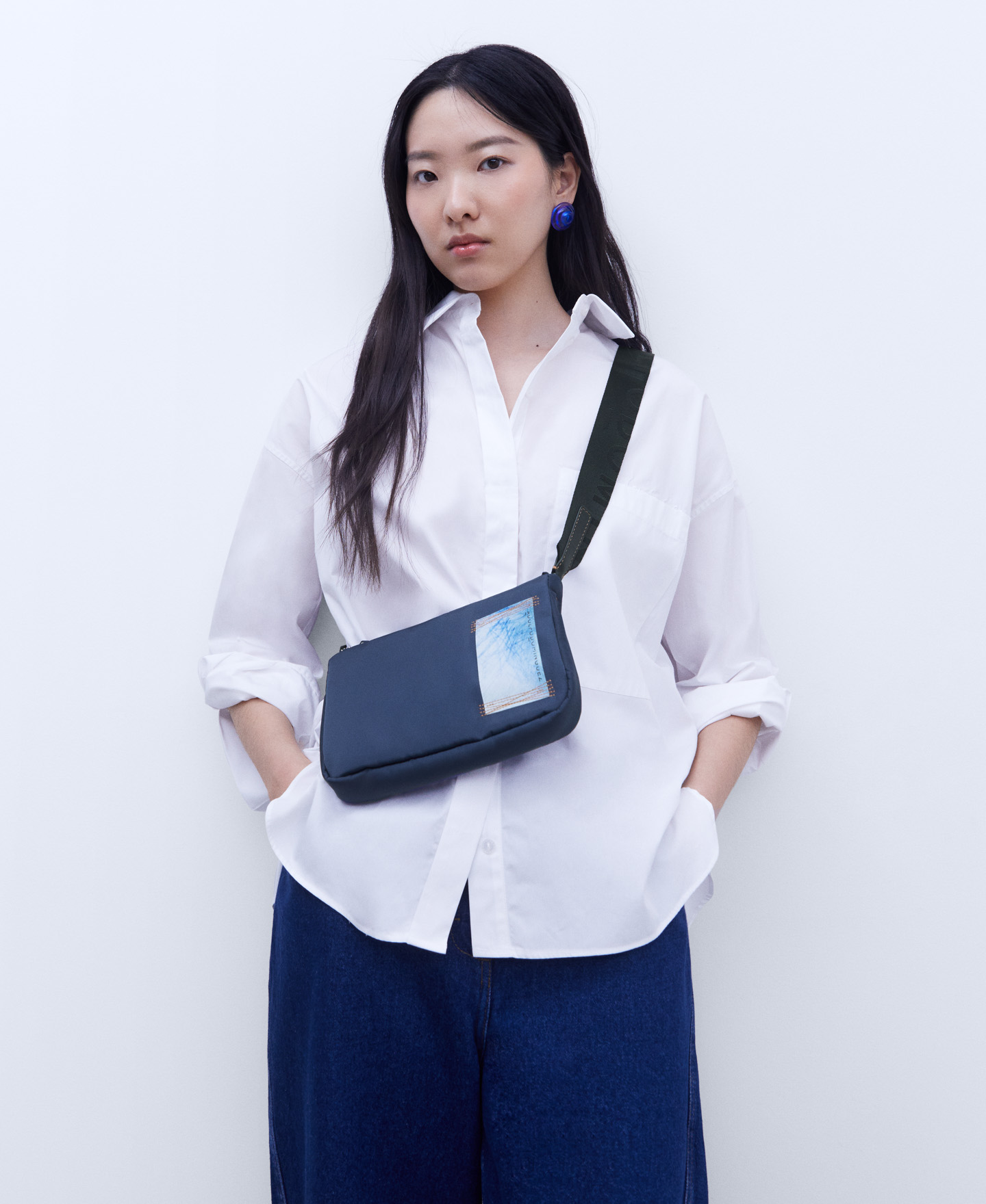 Padded fabric small shoulder bag image number 5