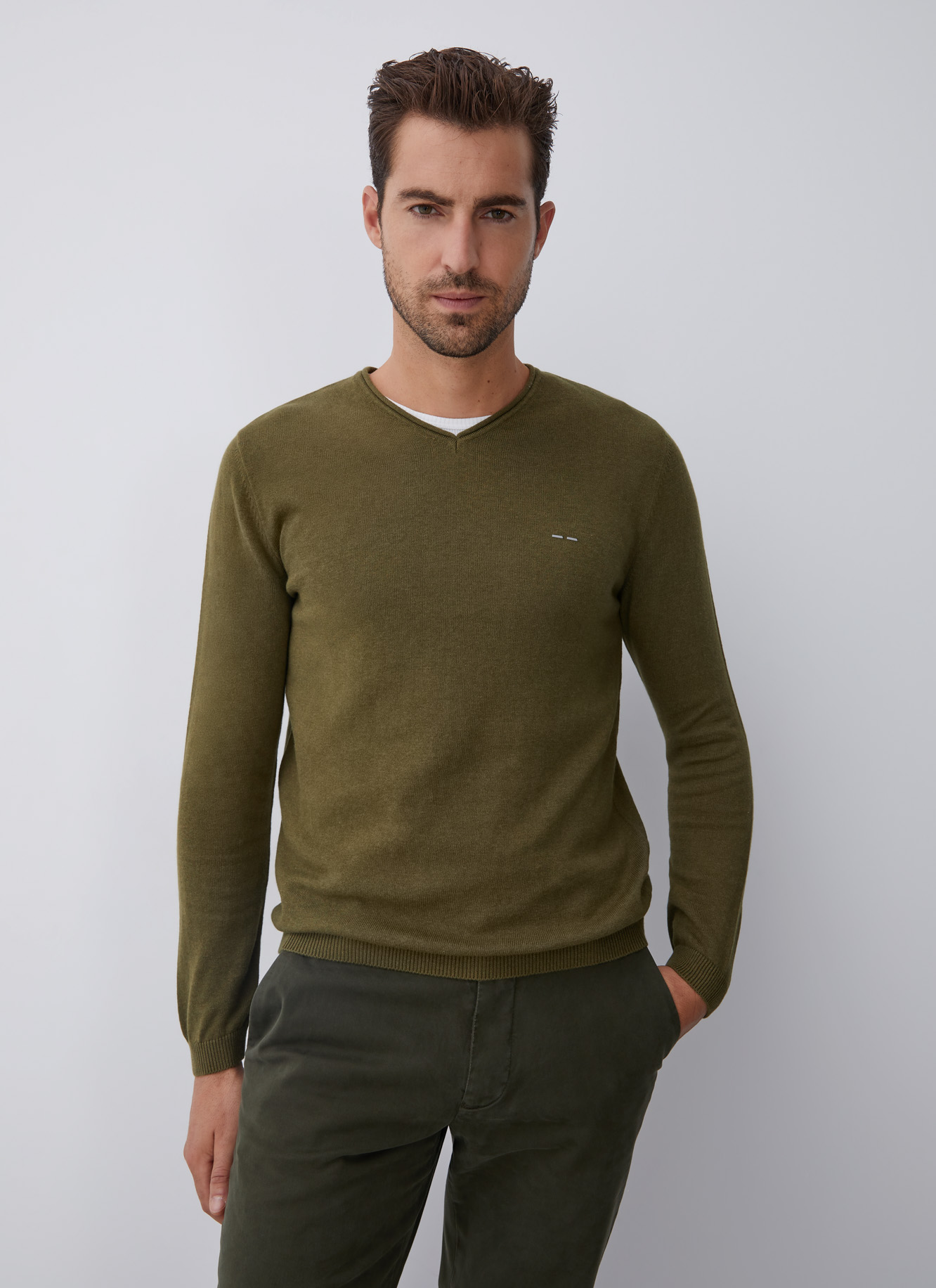 Jersey con cuello pico de rulo image number 0