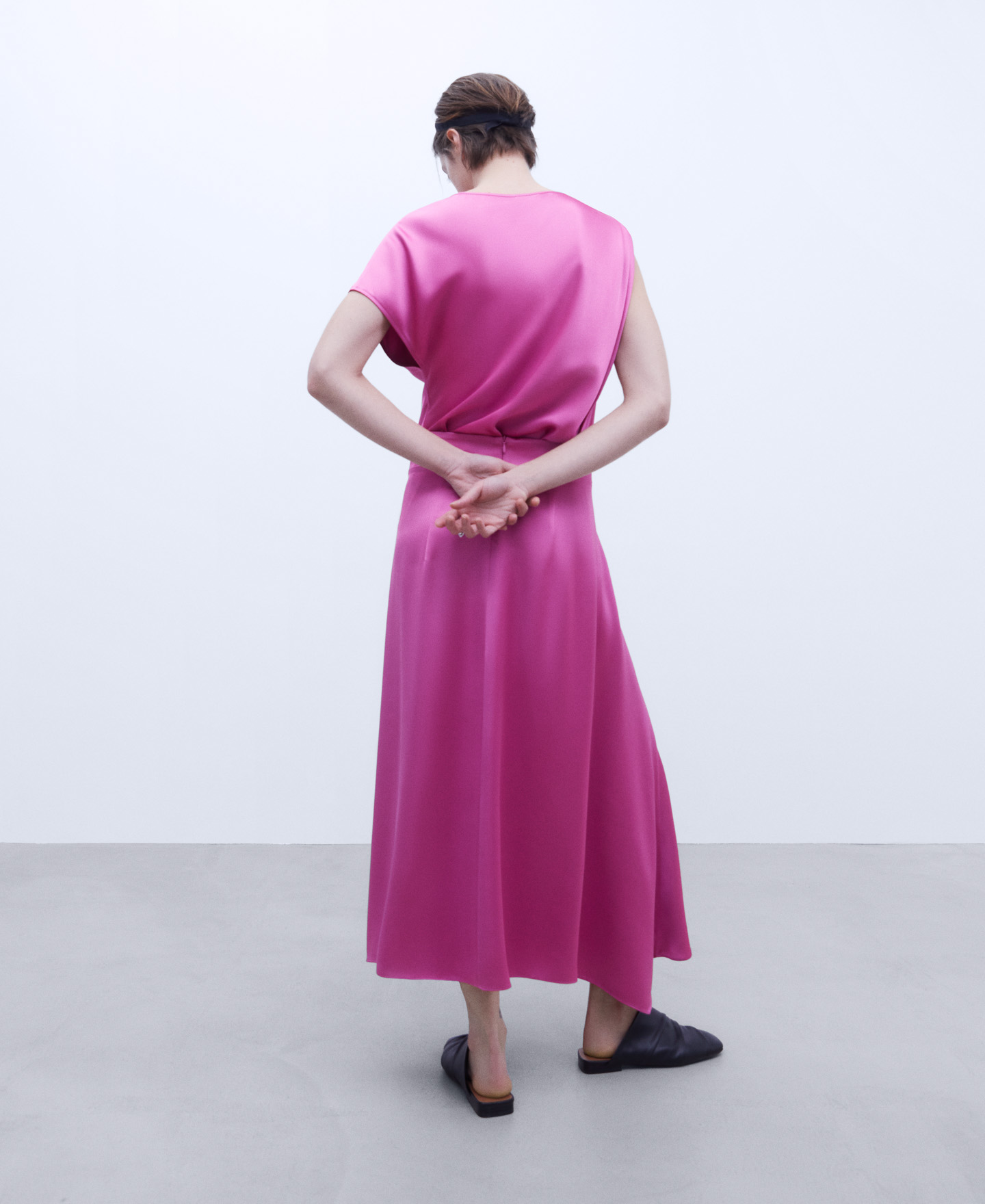 Asymmetric shirt image number 2