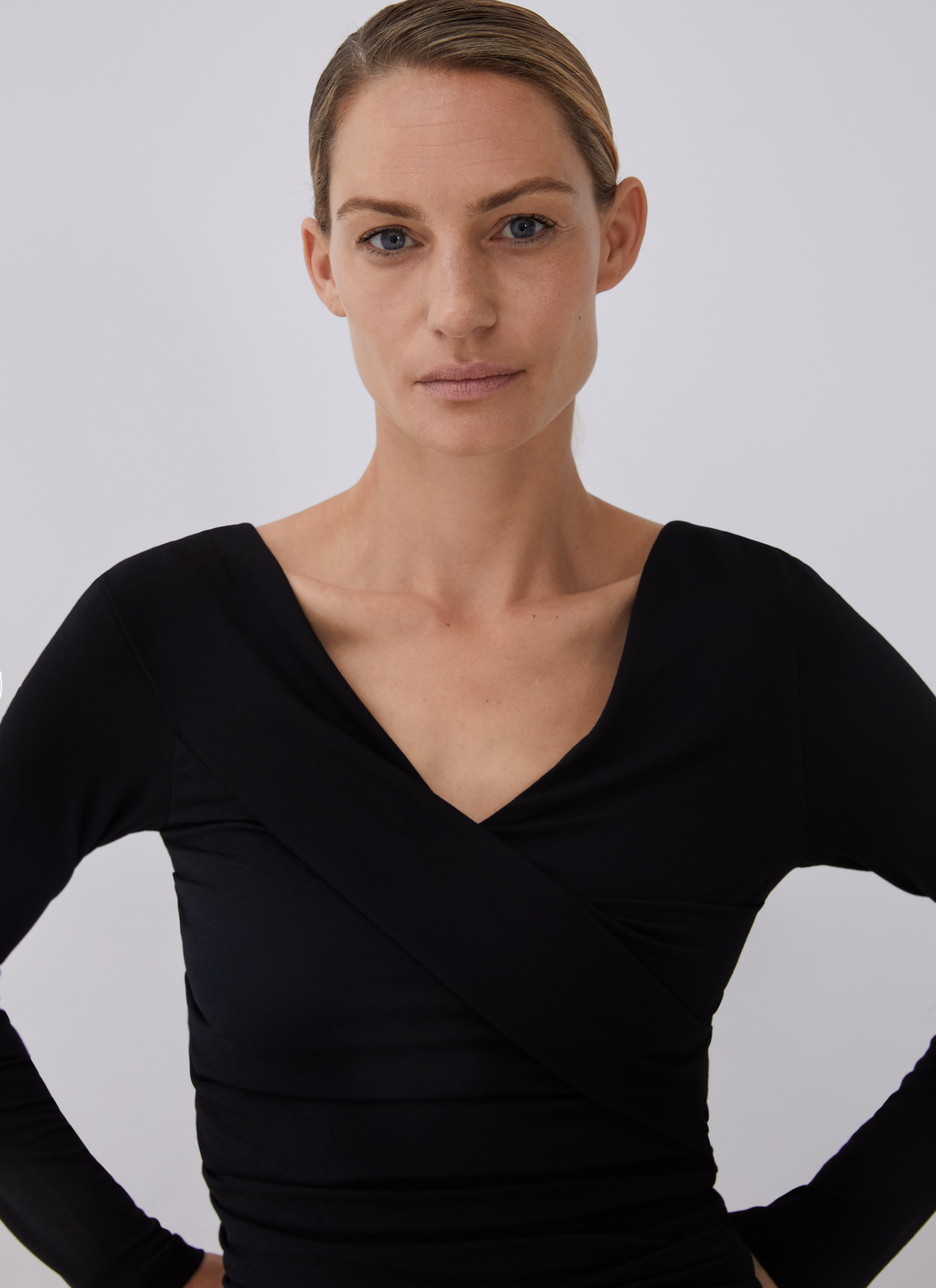 T-shirt with special neckline image number 3