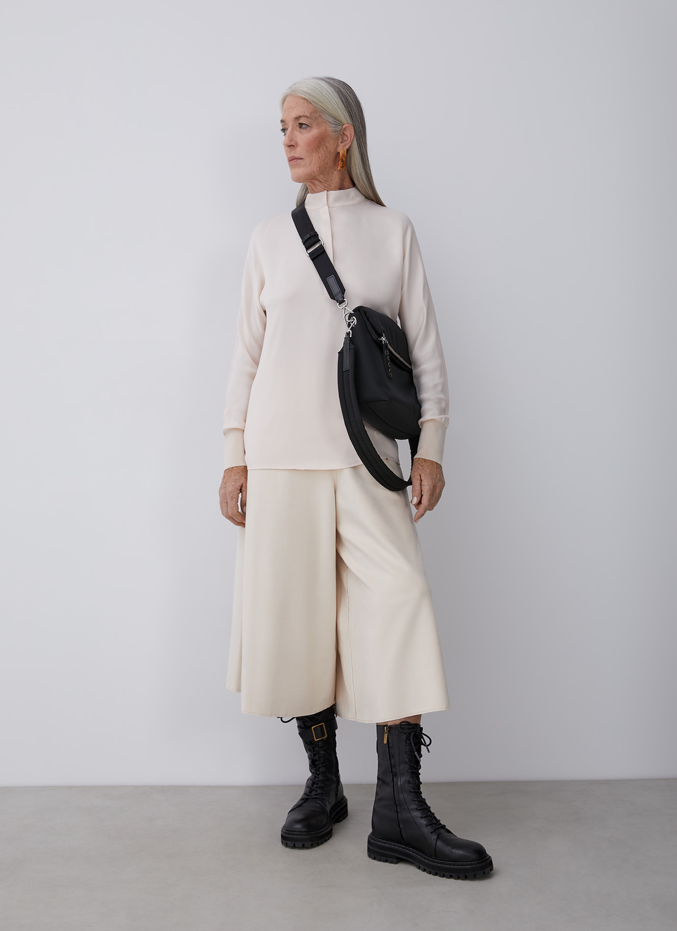 Viscose blouse with raised collar image number 5
