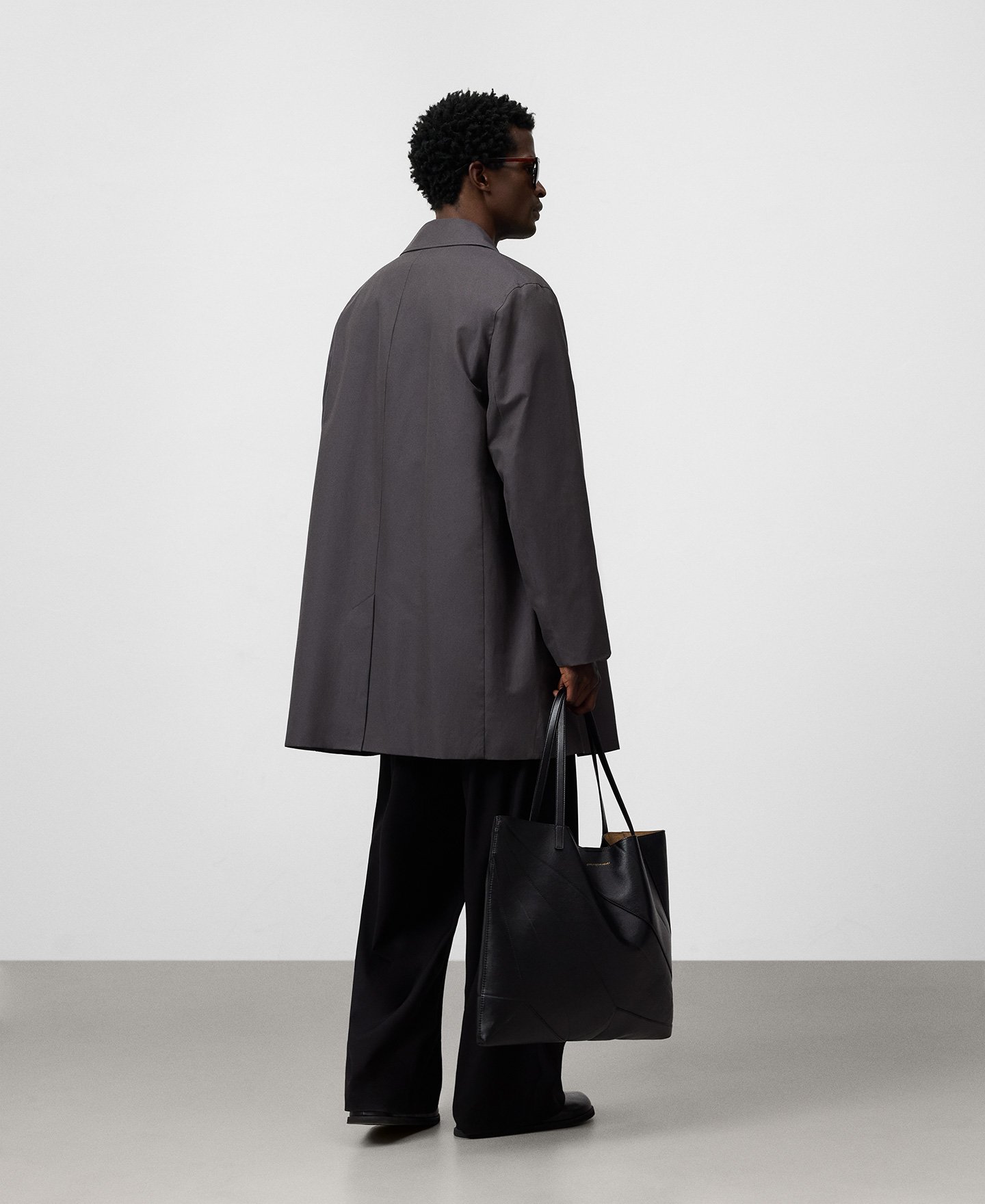 Gabardina com gola de aba para homem image number 2