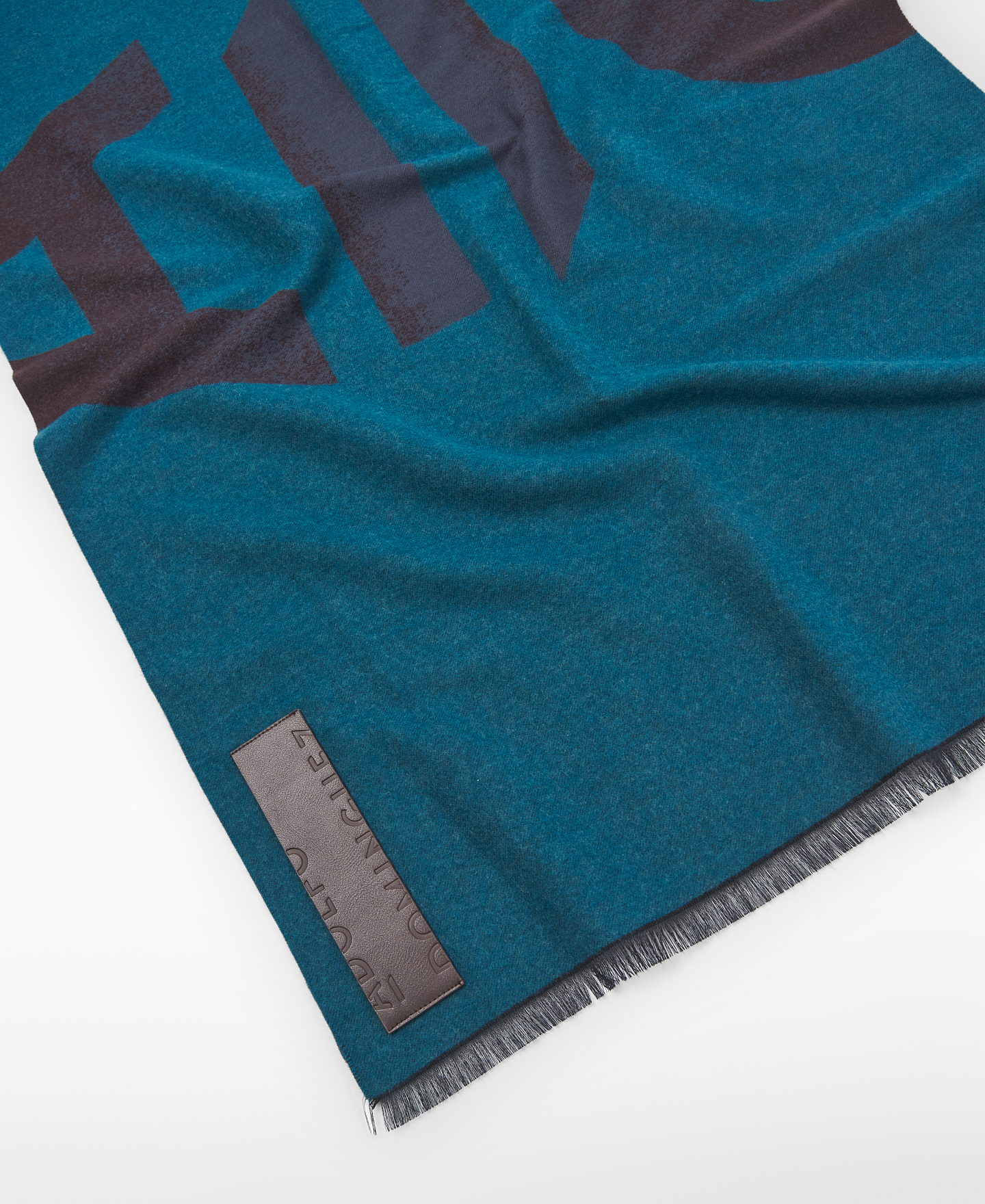 Spray-effect jacquard maxi log scarf image number 2