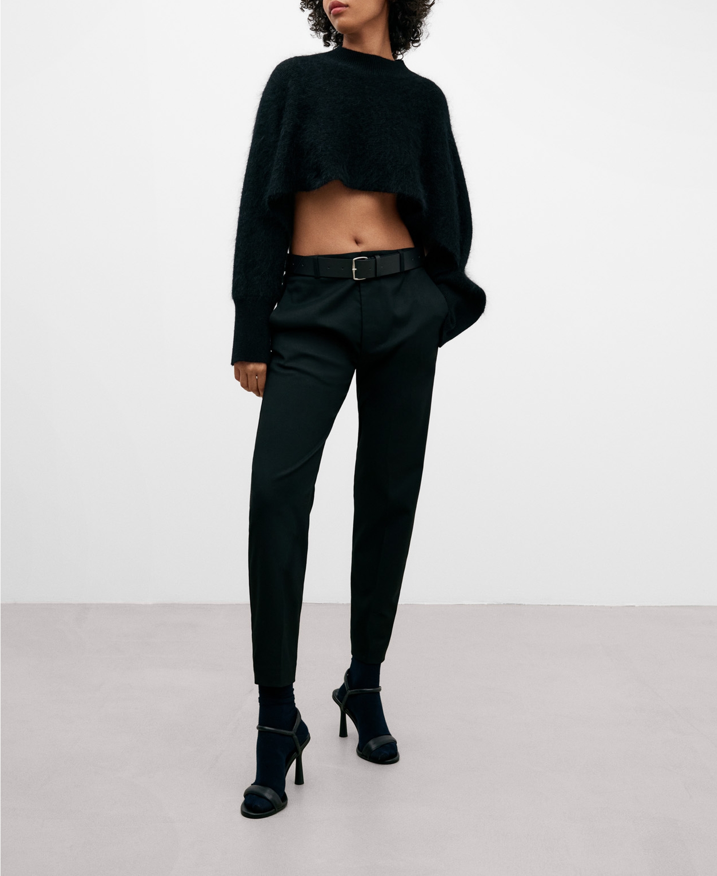 Black knitted scarf-collar for women image number 1