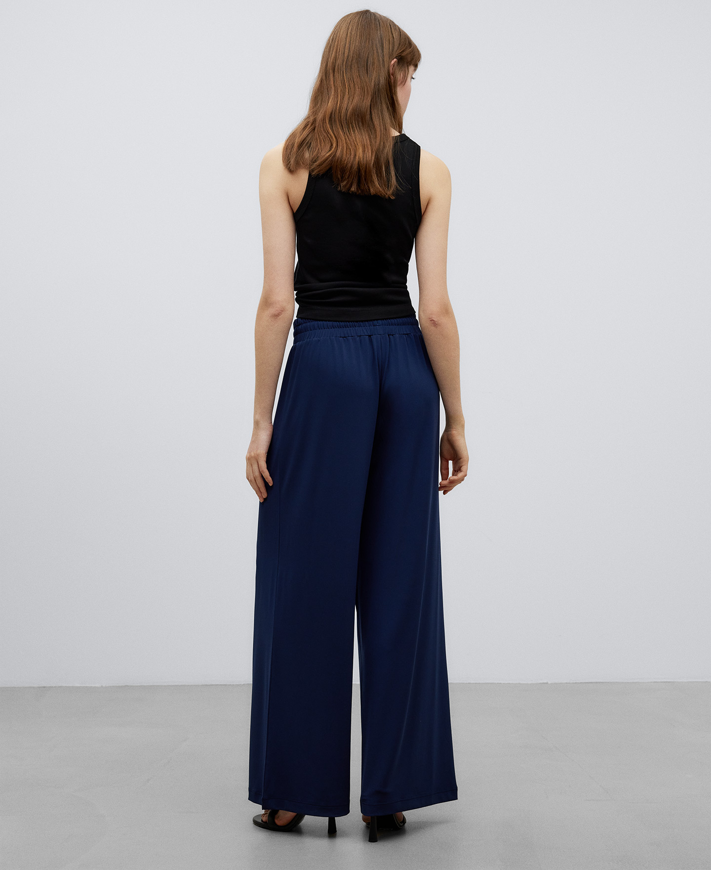 Navy blue jogger trousers woman image number 2