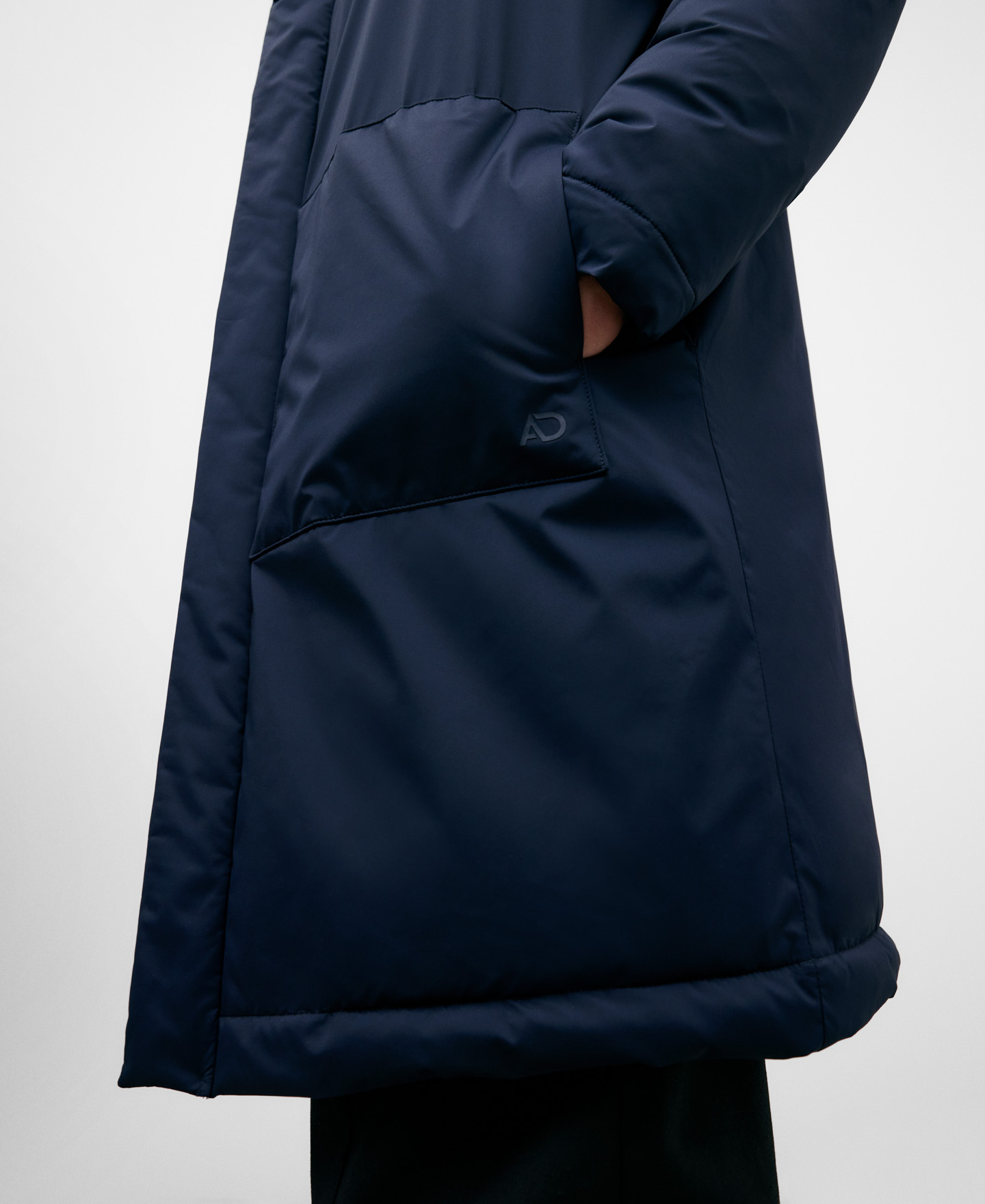 Marine blue long parka for men image number 4
