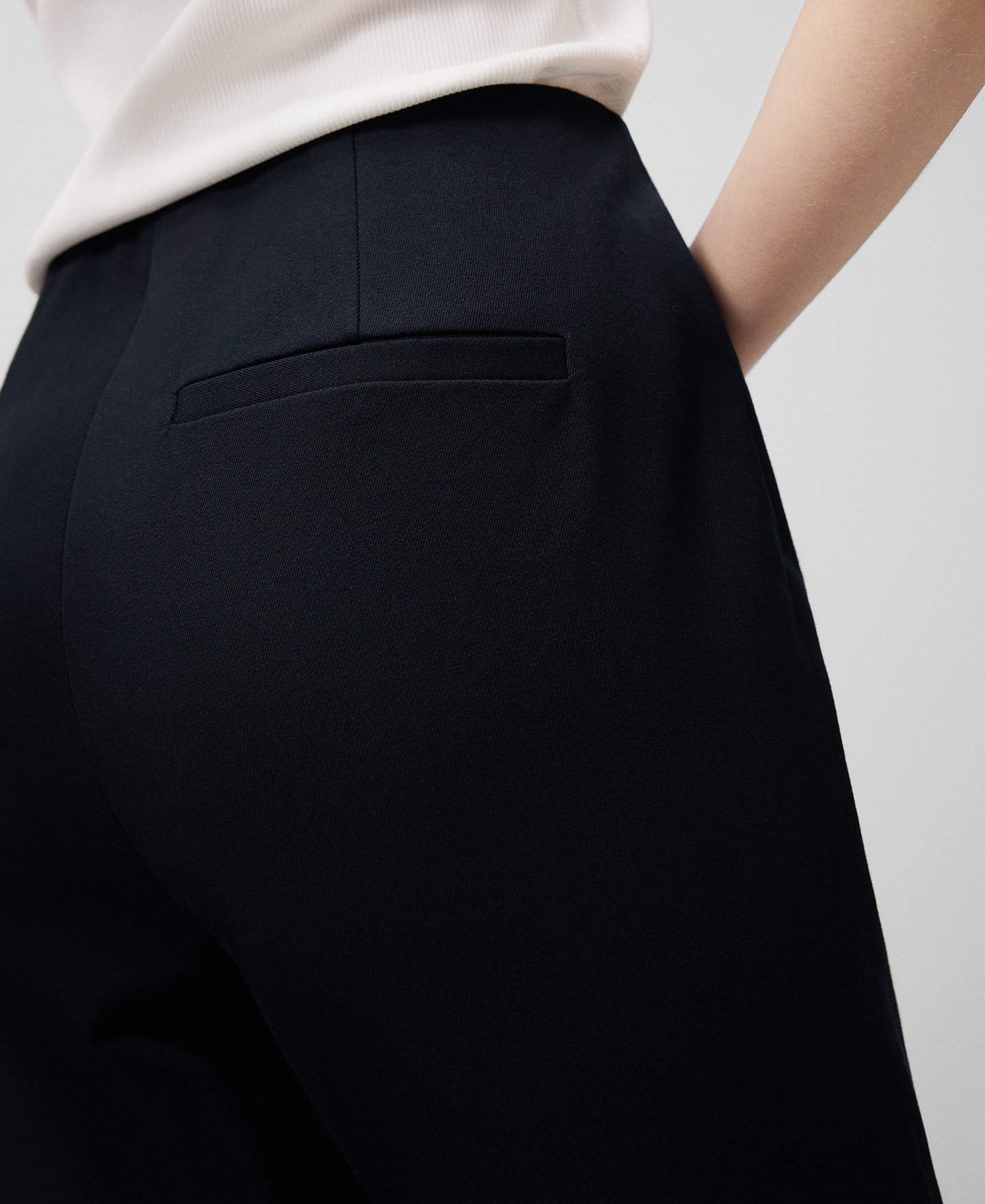 Ankle-length skinny trousers woman image number 3