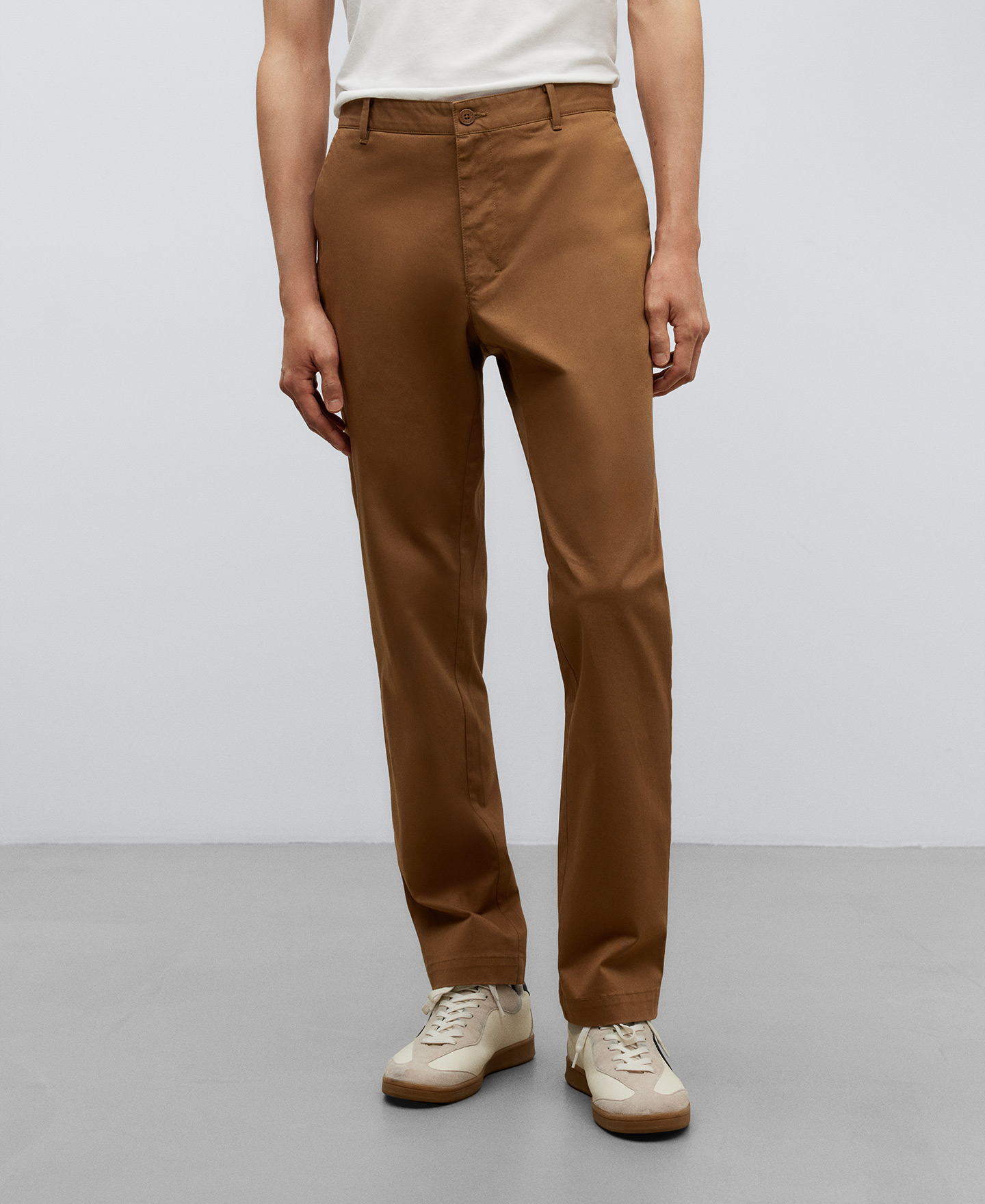 Pantalon chino en twill de coton pour homme image number 0