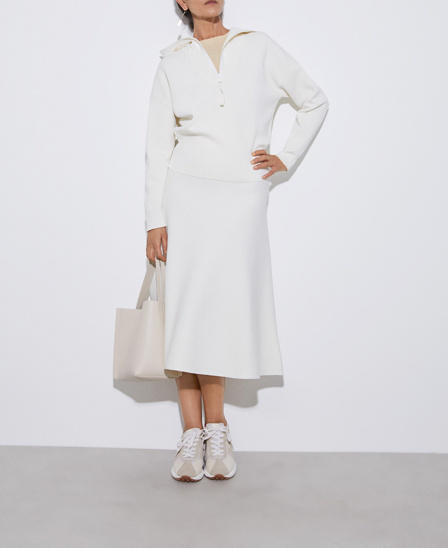 Double-fronted slim-fit garment image number 1