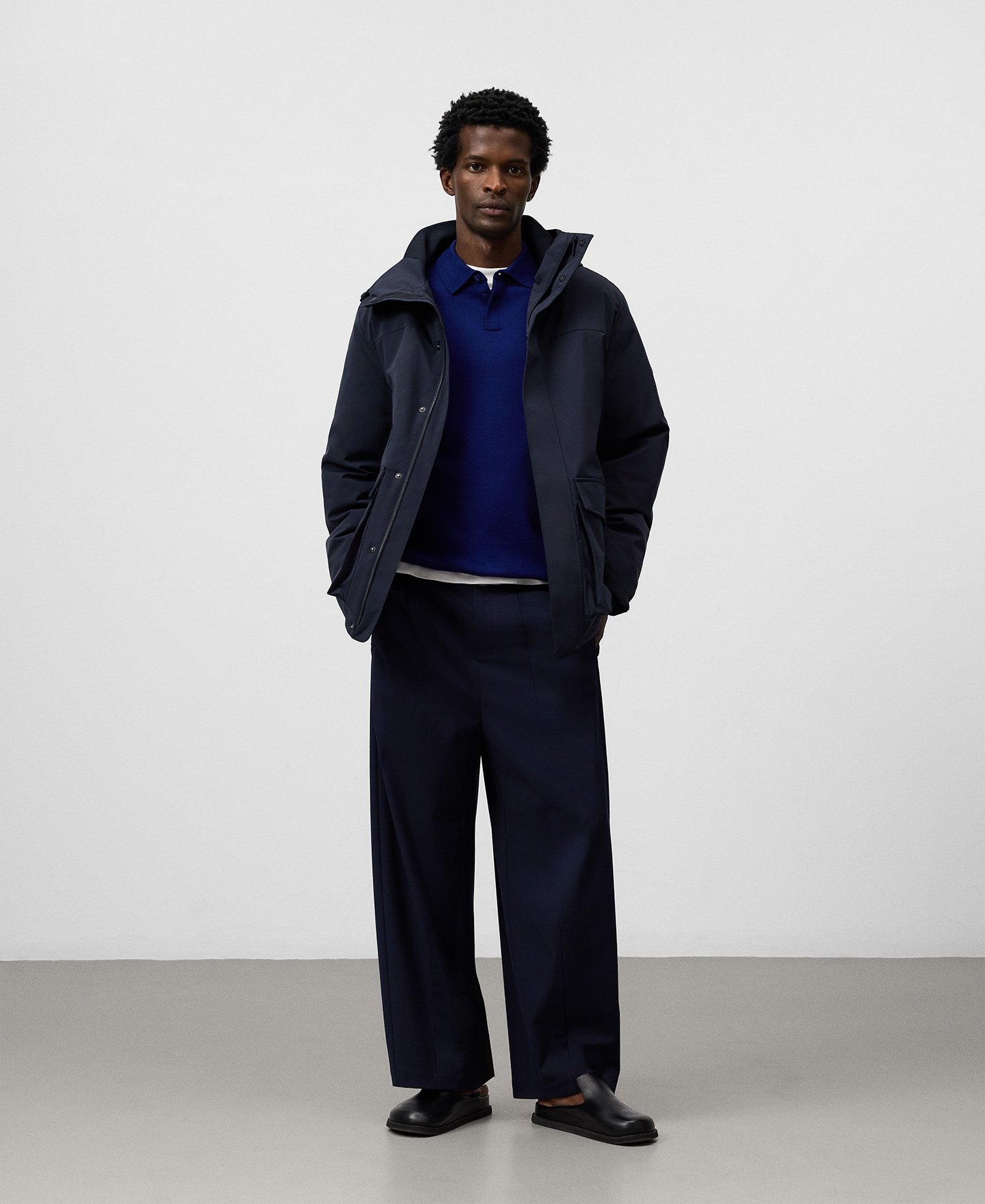 Parka acolchoada com capuz para homem image number 1