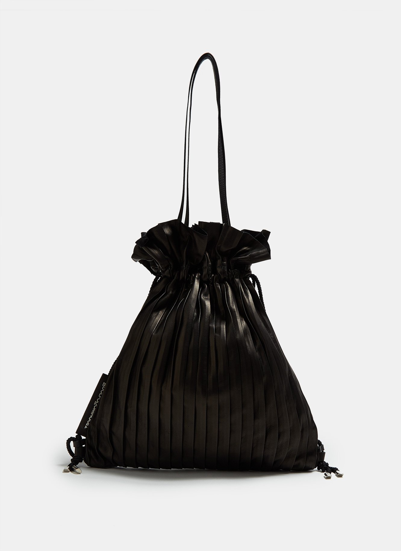 Drawstring bag in pleated leather image number 1