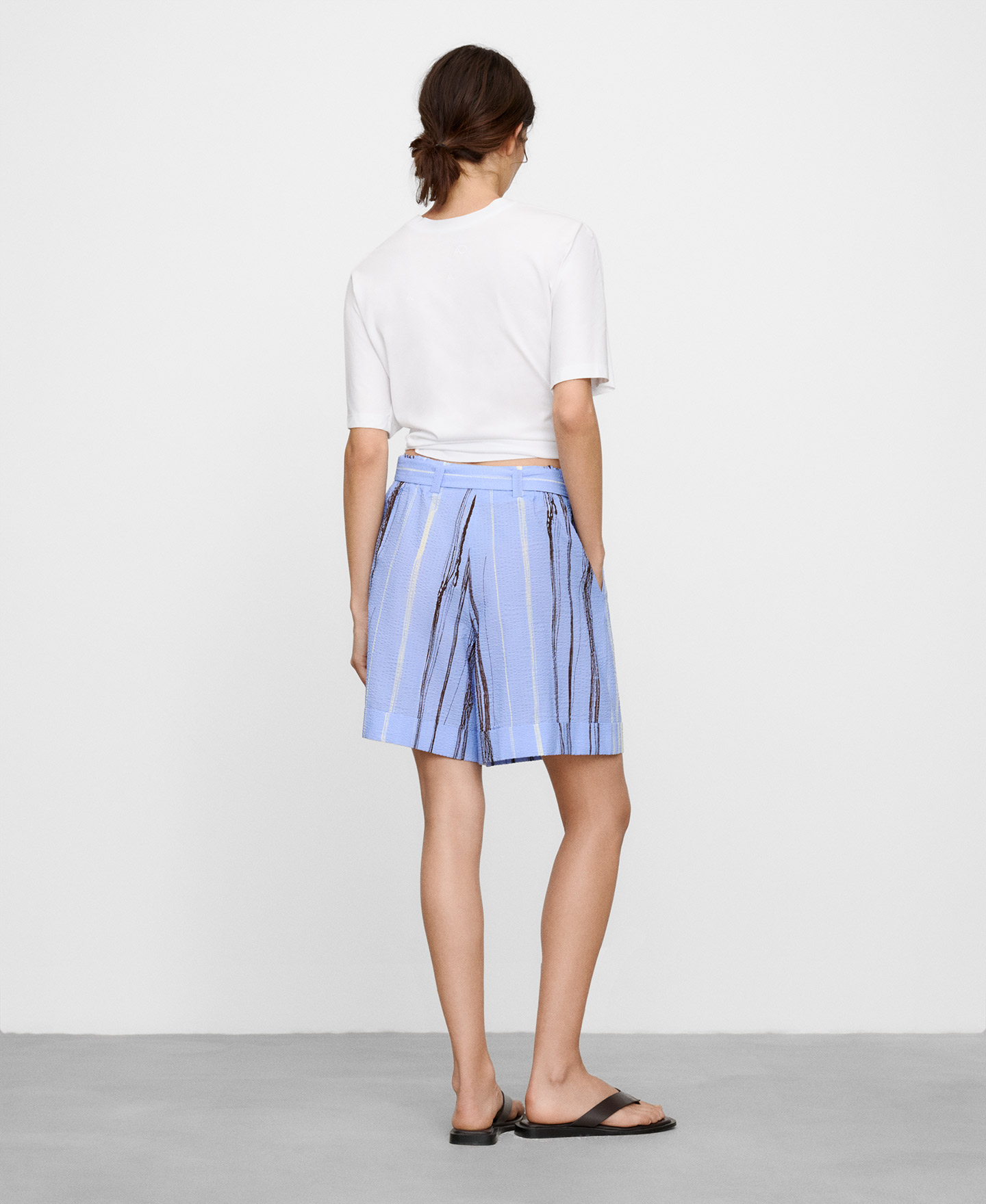 Irregular striped seersucker bermuda image number 2