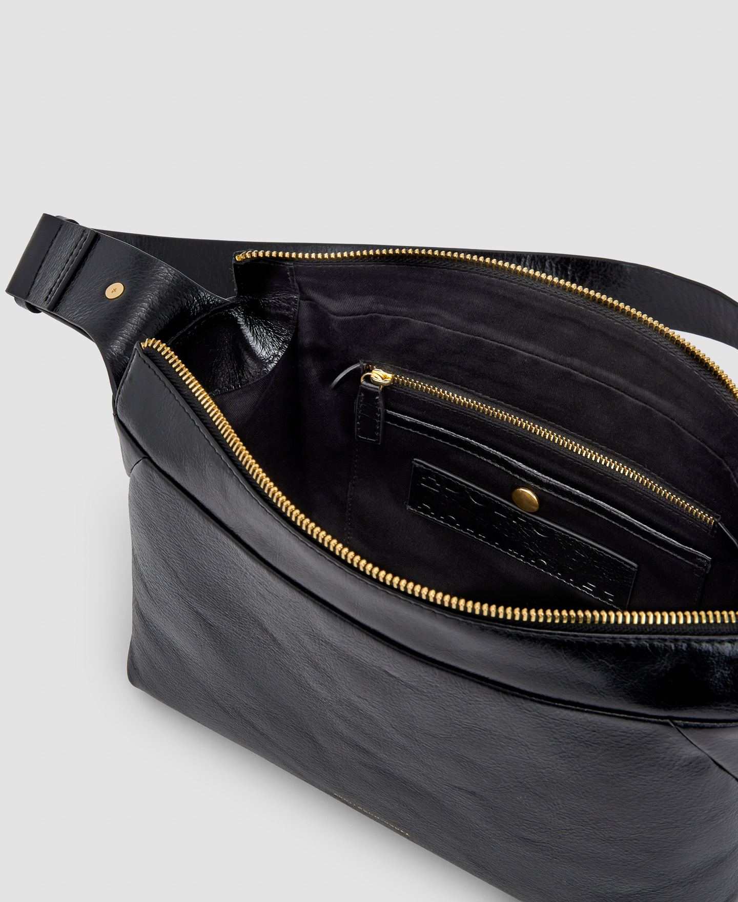Bandolera en piel responsable image number 2