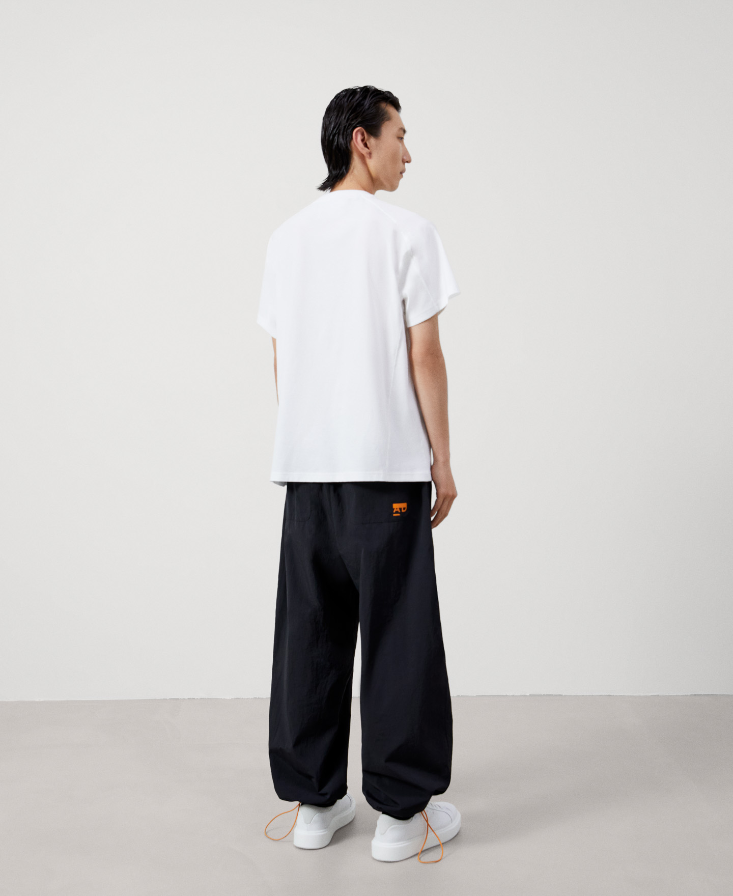 Camiseta oversize cortes en algodón image number 2