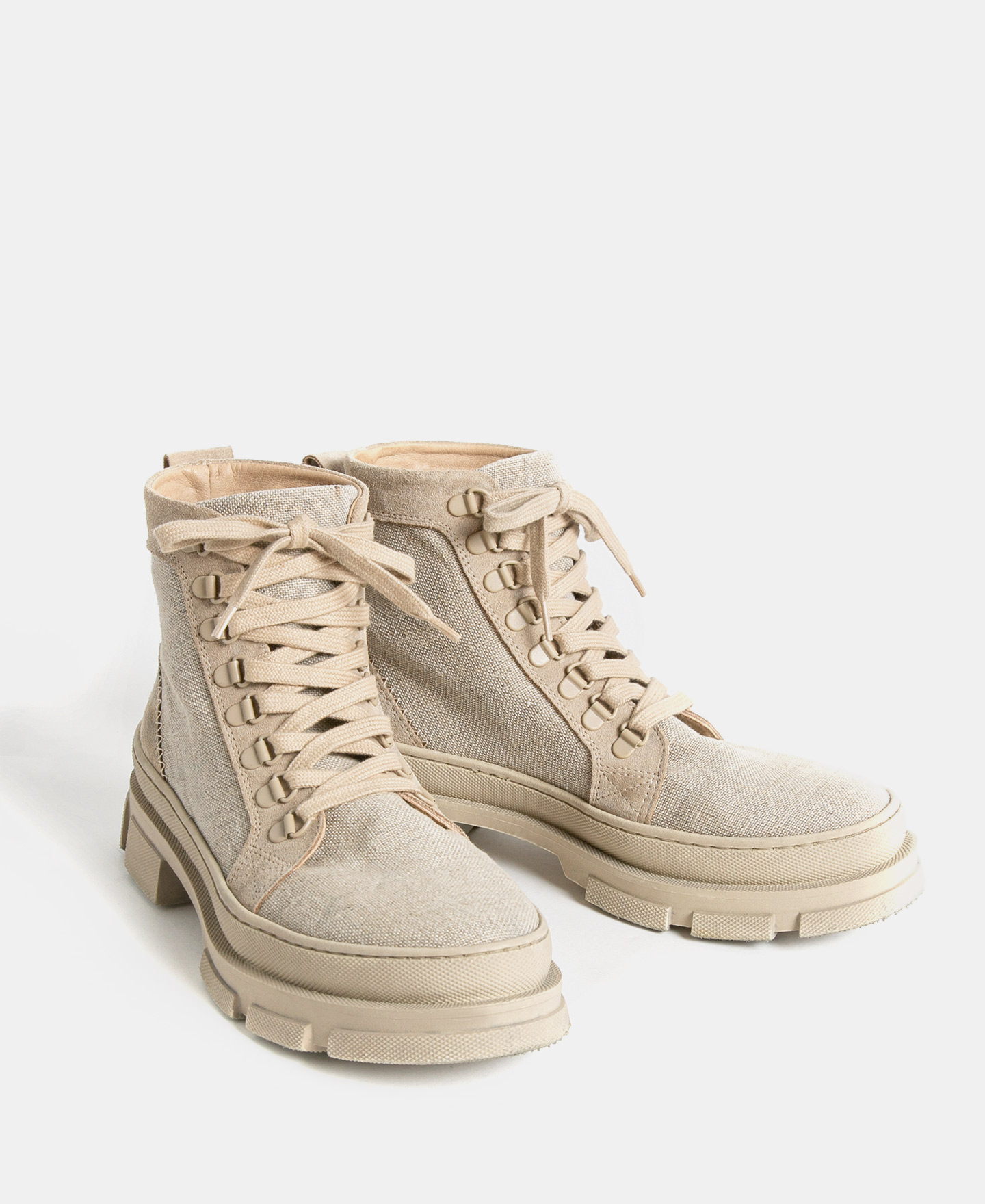 Track sole hemp boot image number 1