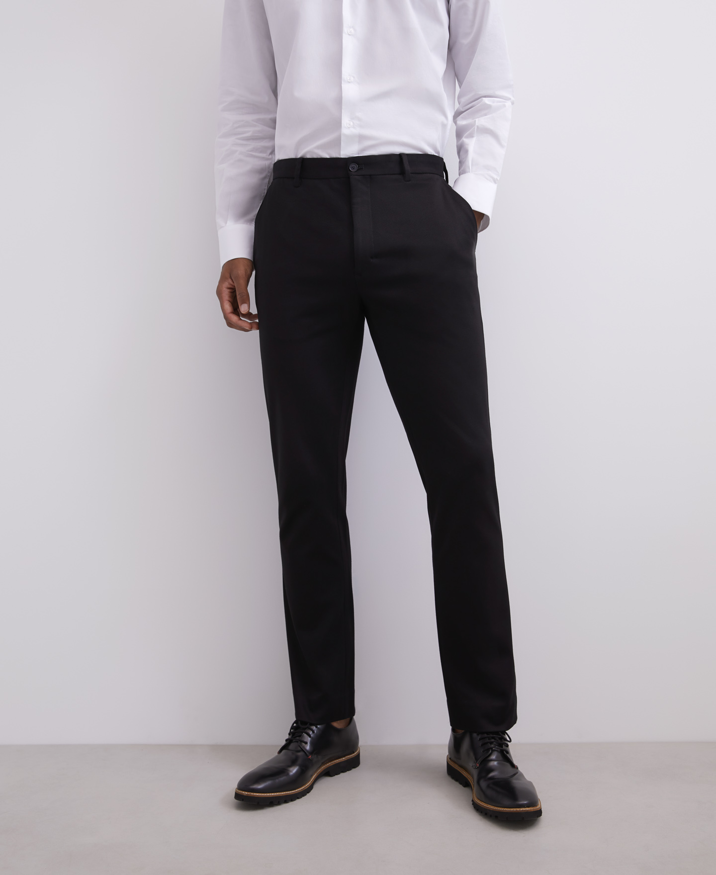 Pantalón chino en twill de viscosa image number 3