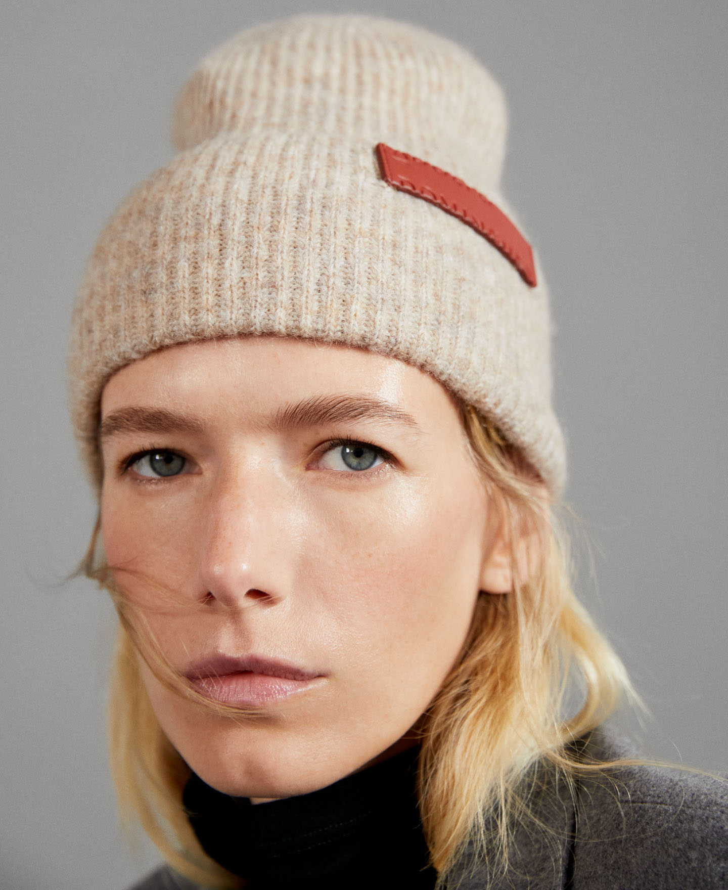 Gorro beanie en tejido de lana y alpaca image number 3