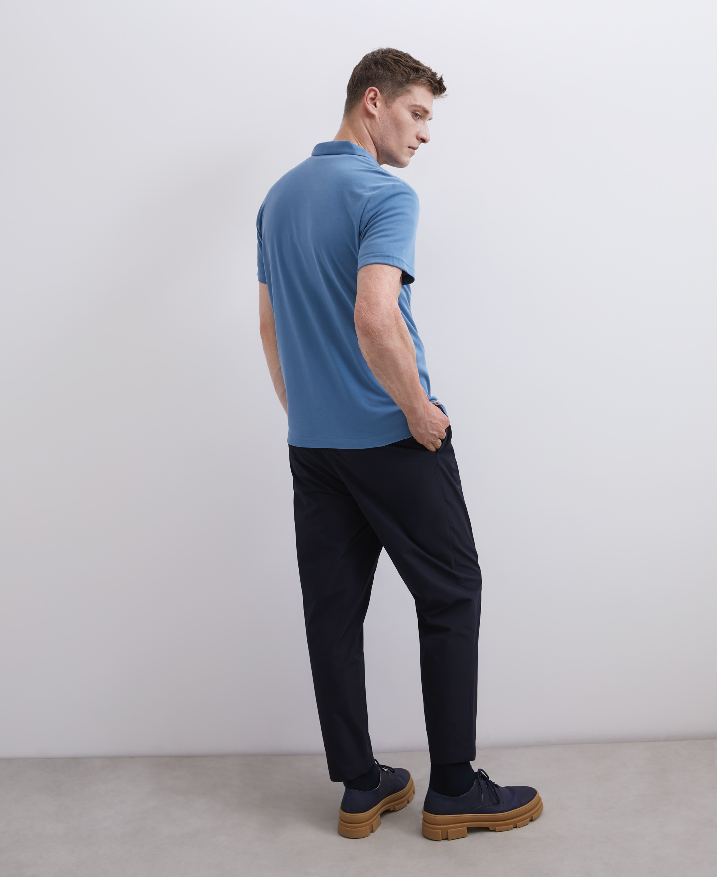 Polo con botones en modal image number 1
