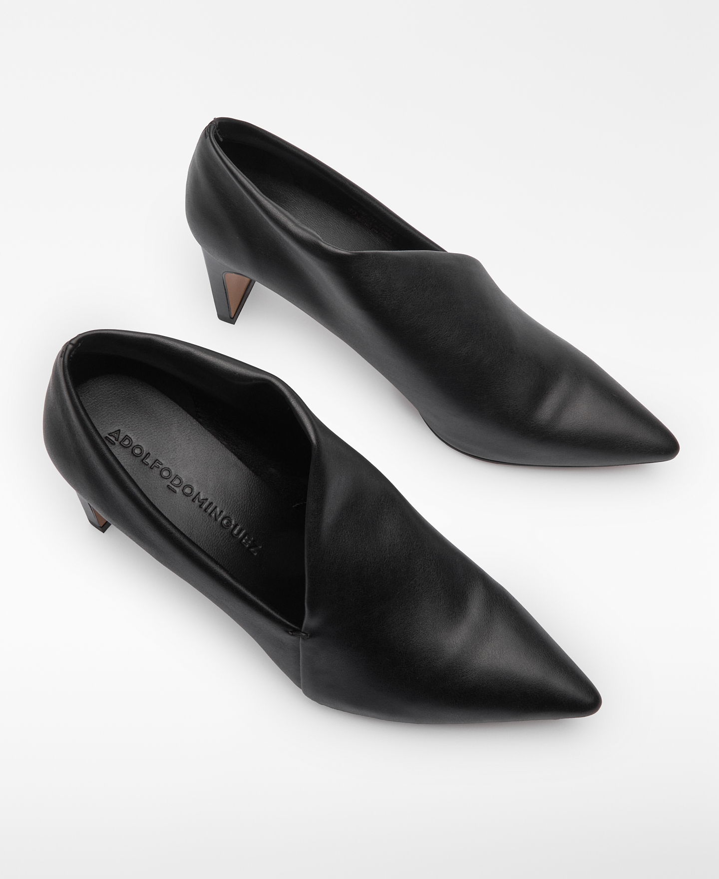 Ankle boot-style pump woman image number 1