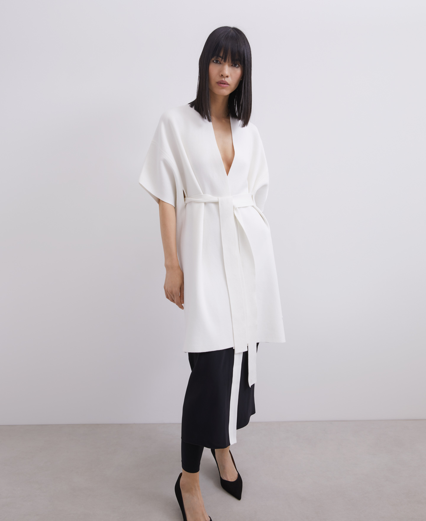 Cerrojillo knit kimono with belt image number 0