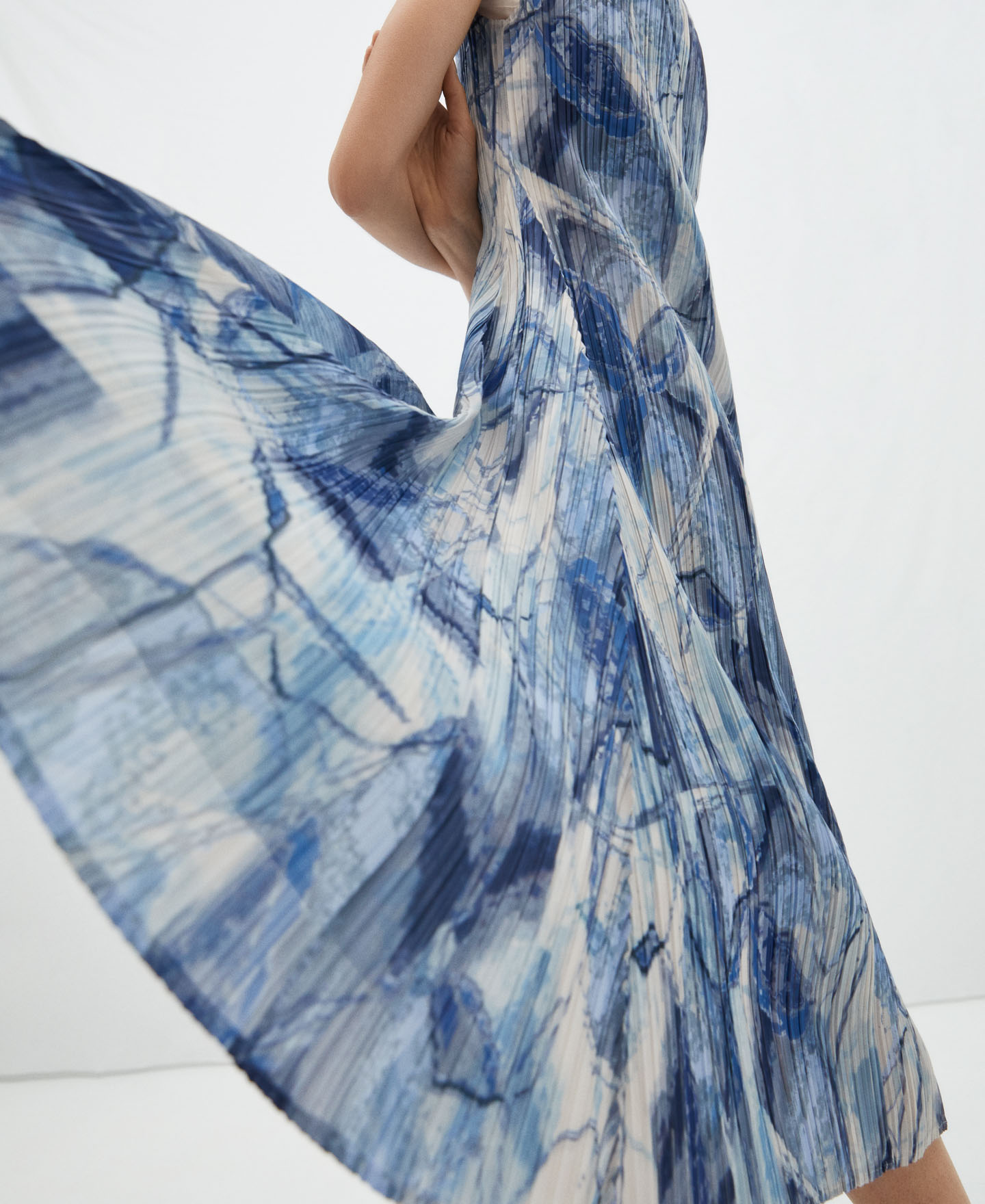Atlantic print sleeveless dress image number 3