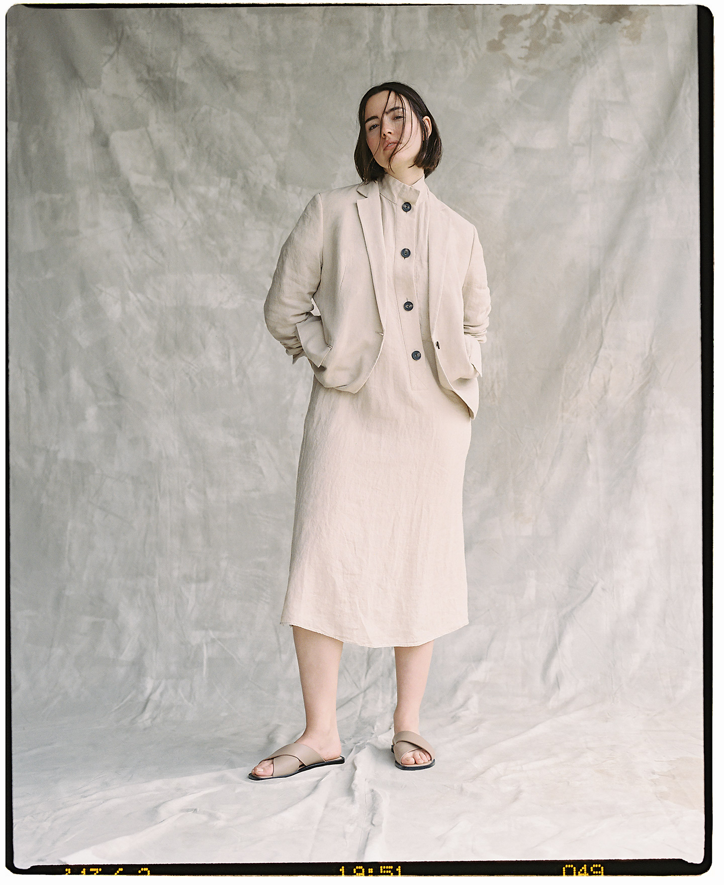 Vestido midi en lino natural europeo image number 1