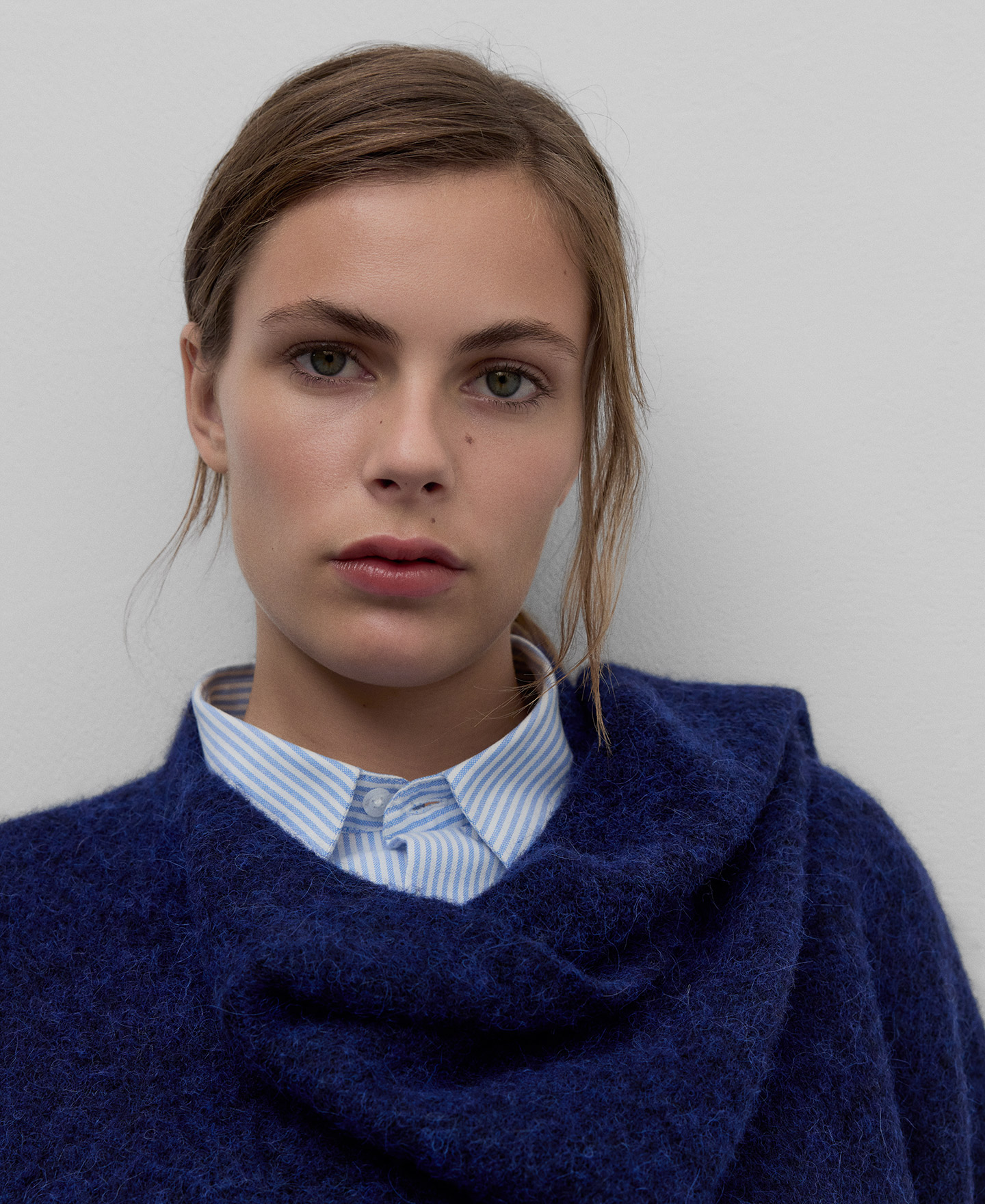 Enveloping collar knit jacket woman image number 3