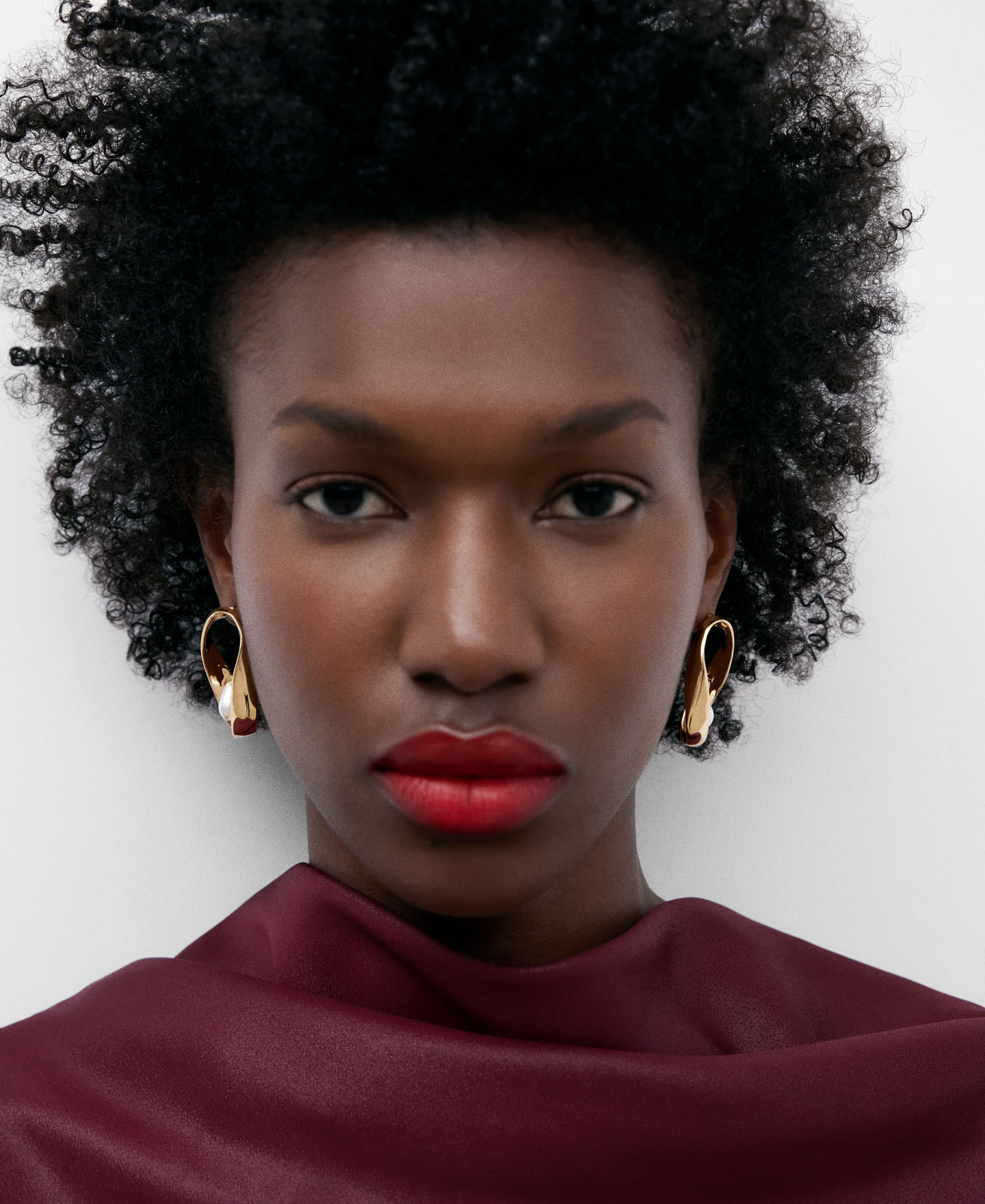 Synthetic pearl twist earring woman image number 3