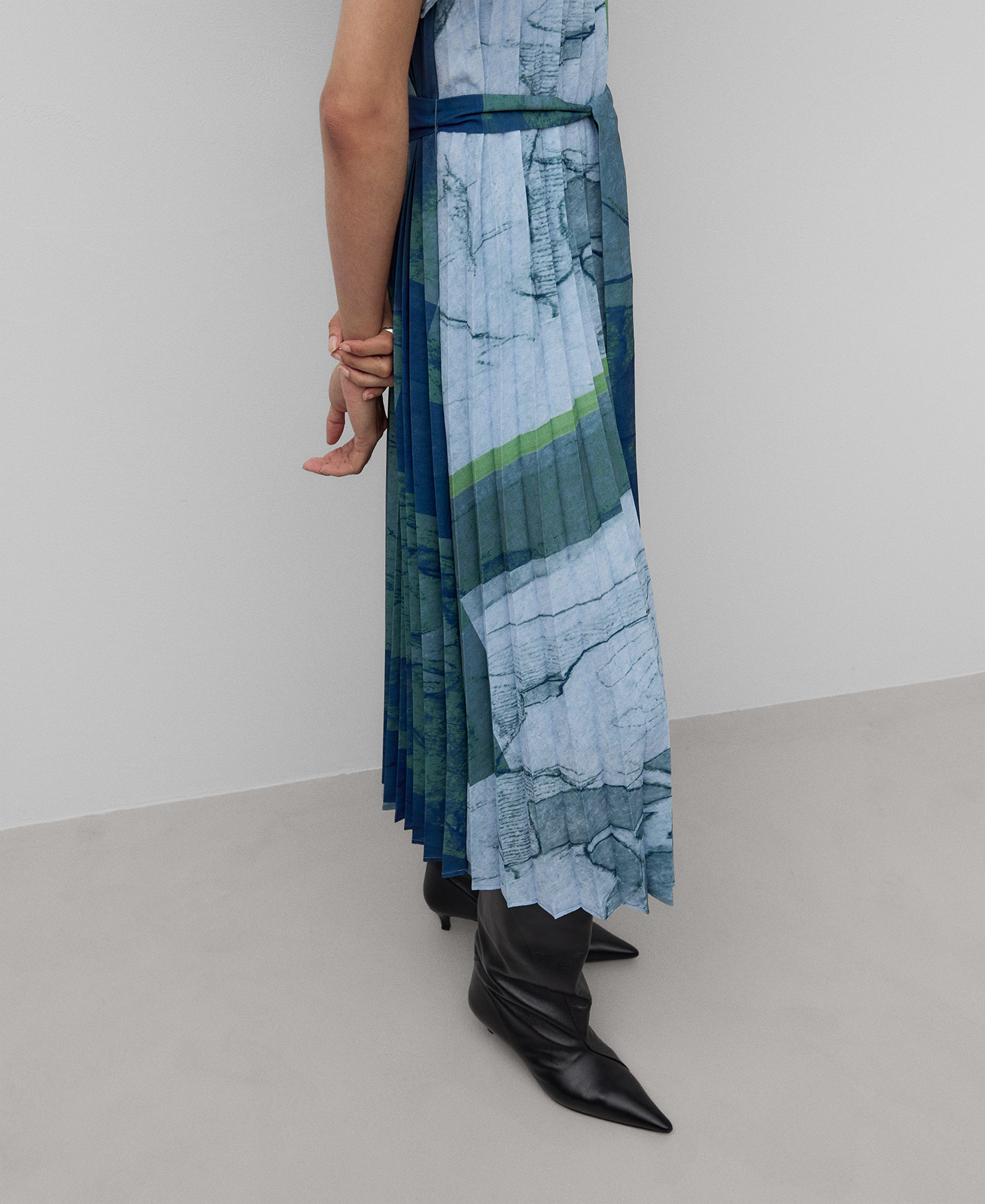 Robe midi froissée imprimée pour femme image number 3