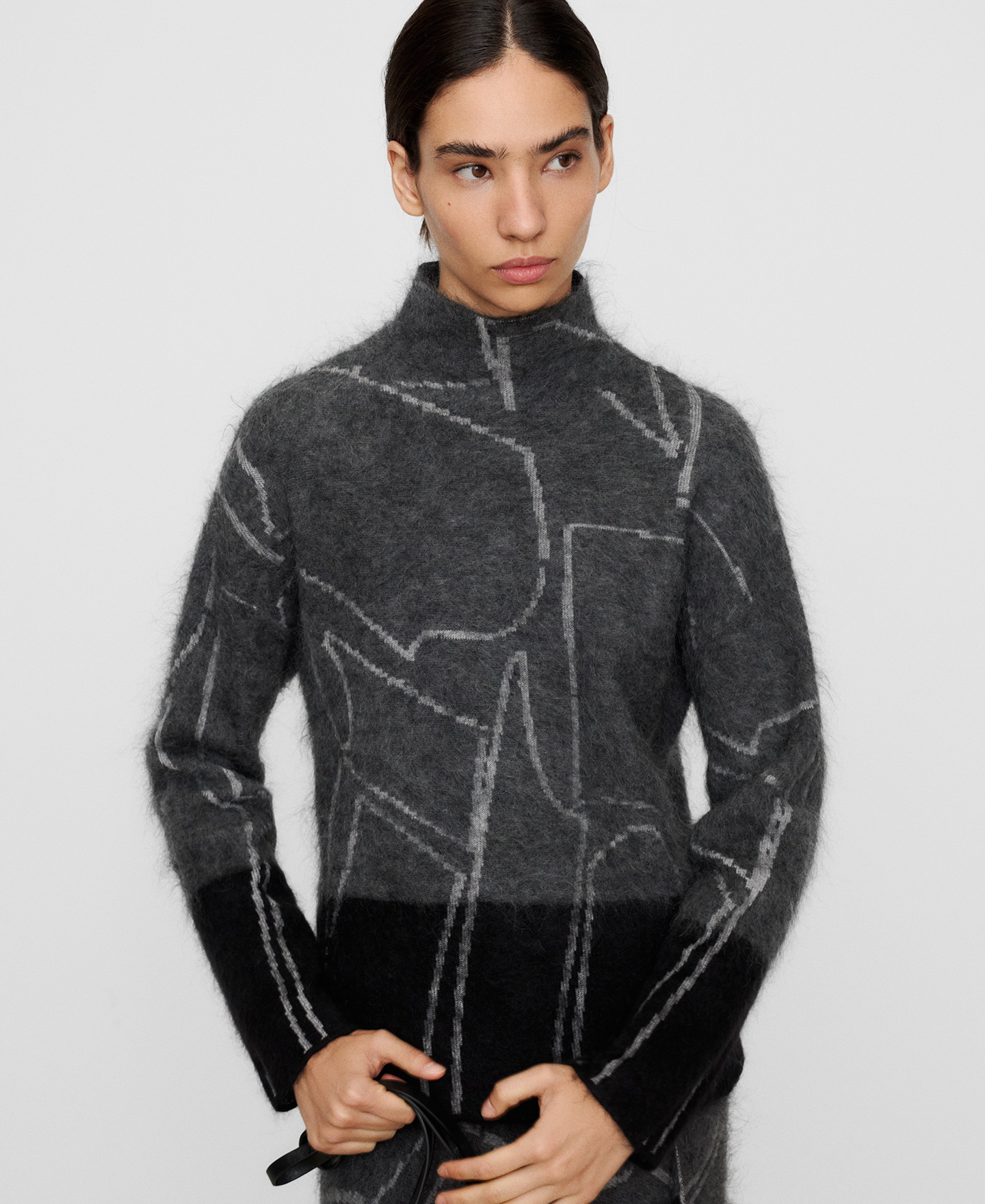 Two-tone jacquard brushed knit sweater image number 0