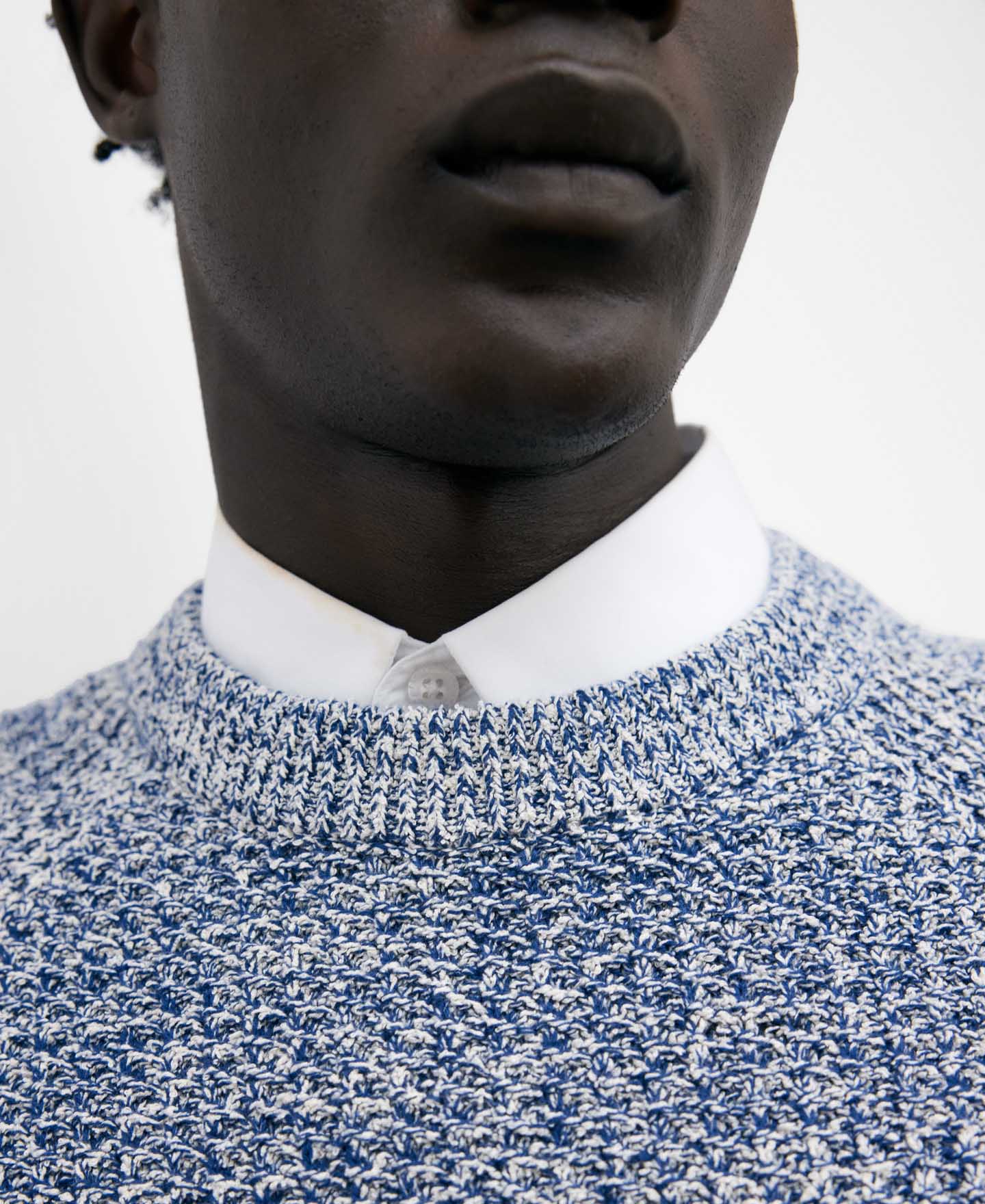Mixed blue crew neckline sweater image number 3