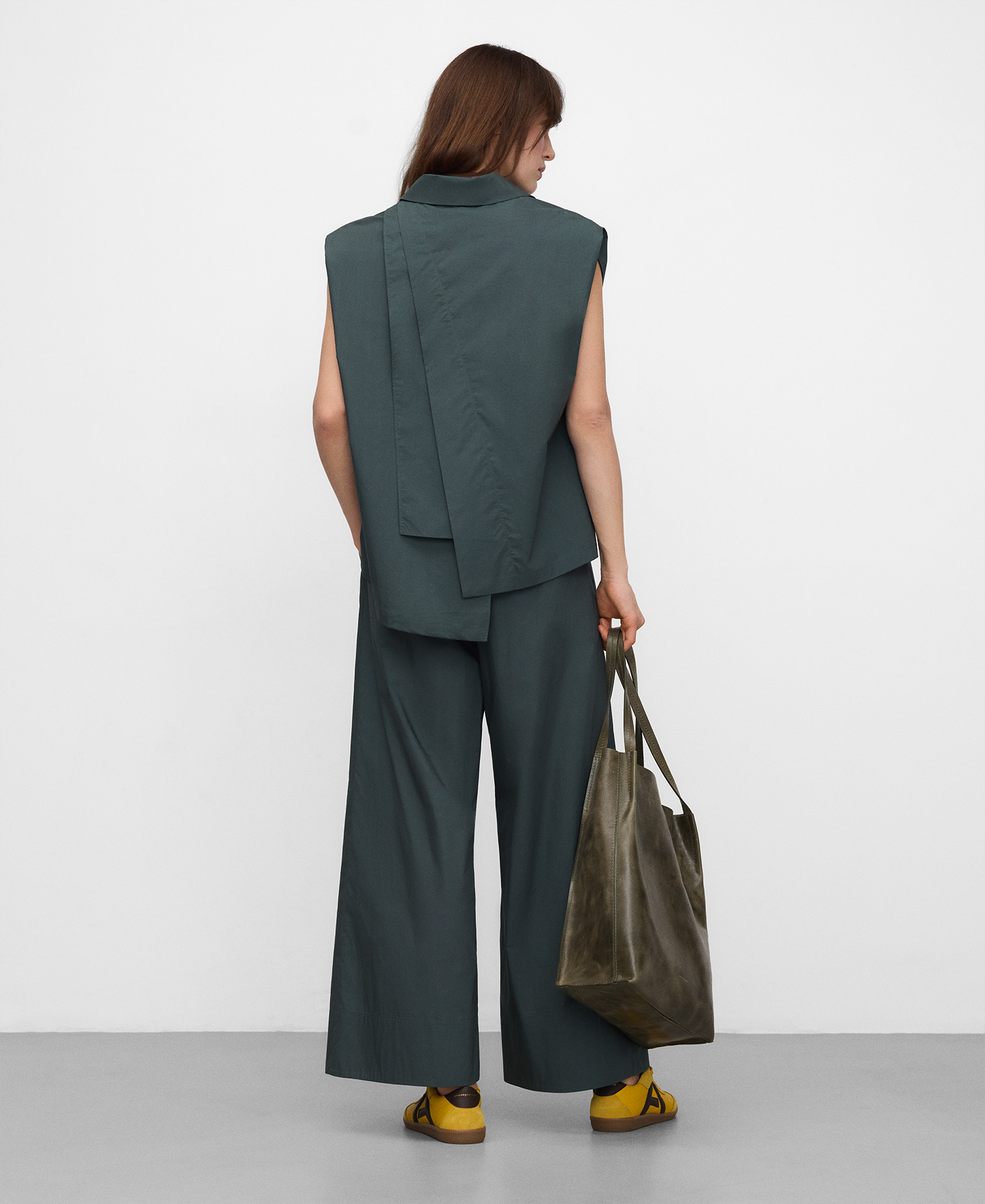 Organic cotton double-pleated trousers image number 2
