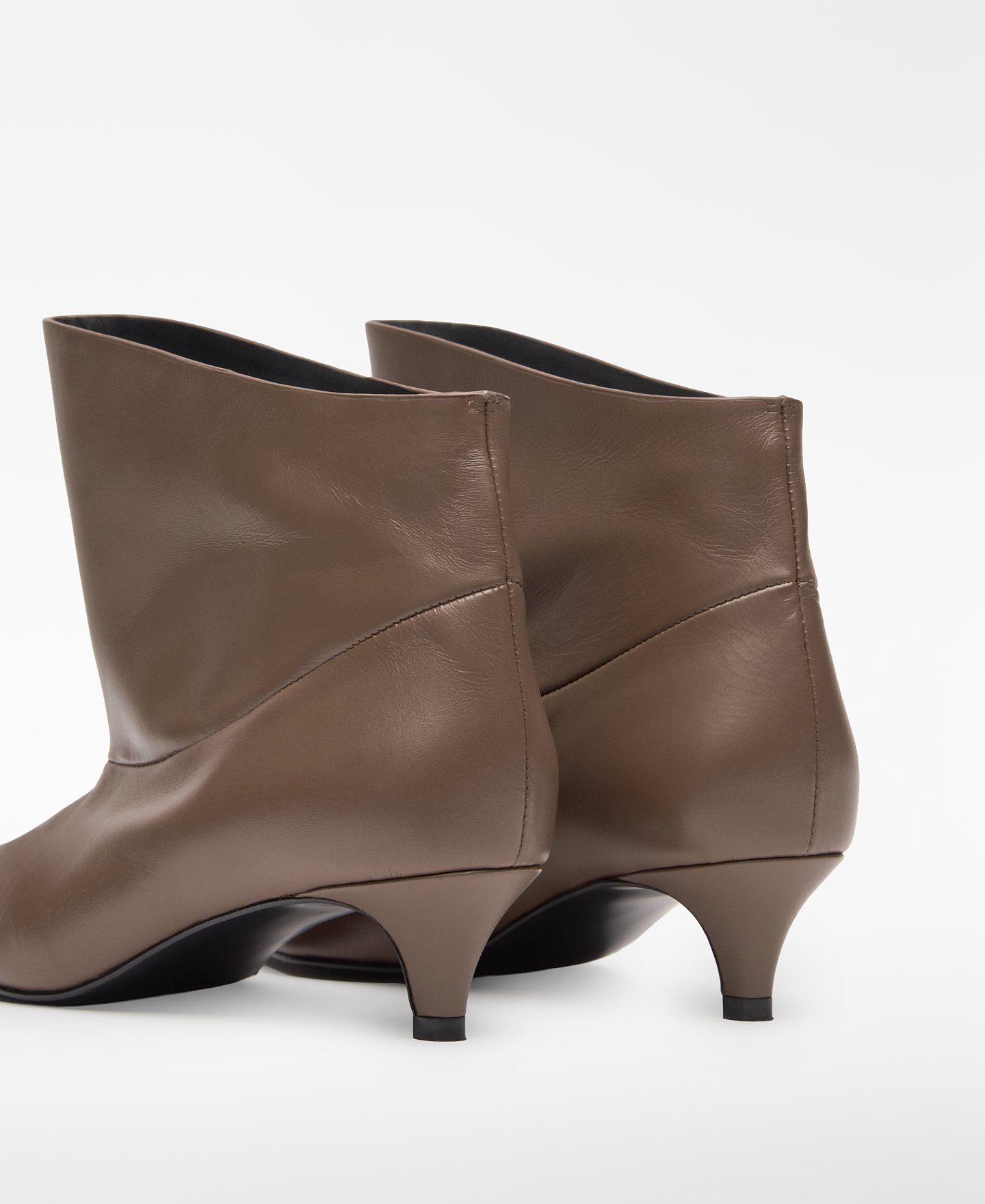 Asymmetrical-shaft ankle boot woman image number 2