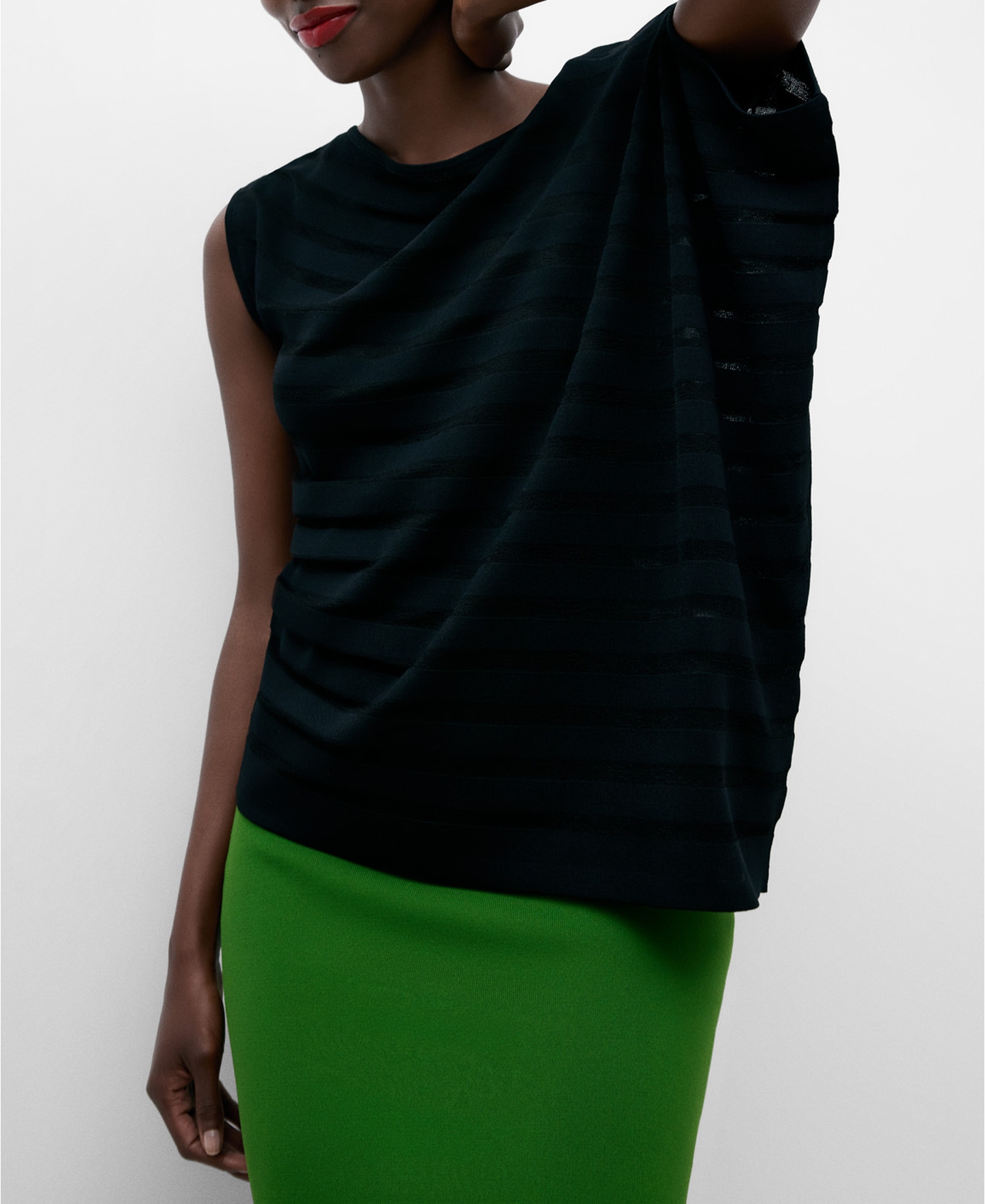 Semitransparent knitted black pullover image number 0