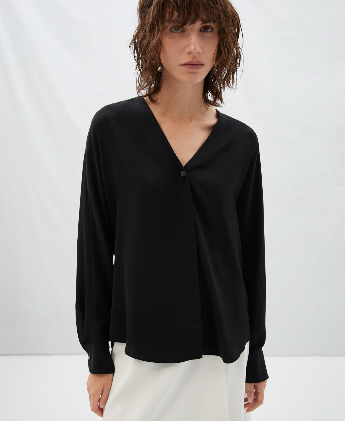 V-neck blouse with japanese sleeves image number 0