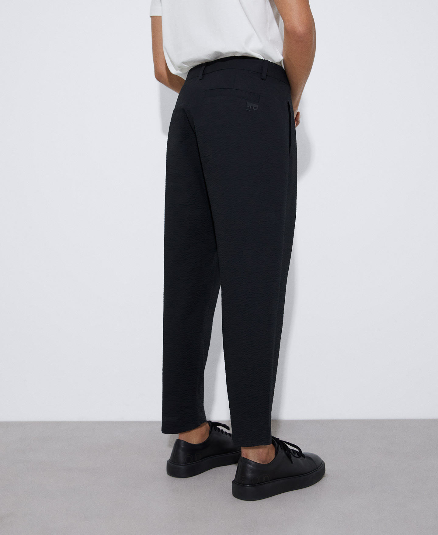 Pantalón chino en seersucker algodón image number 2