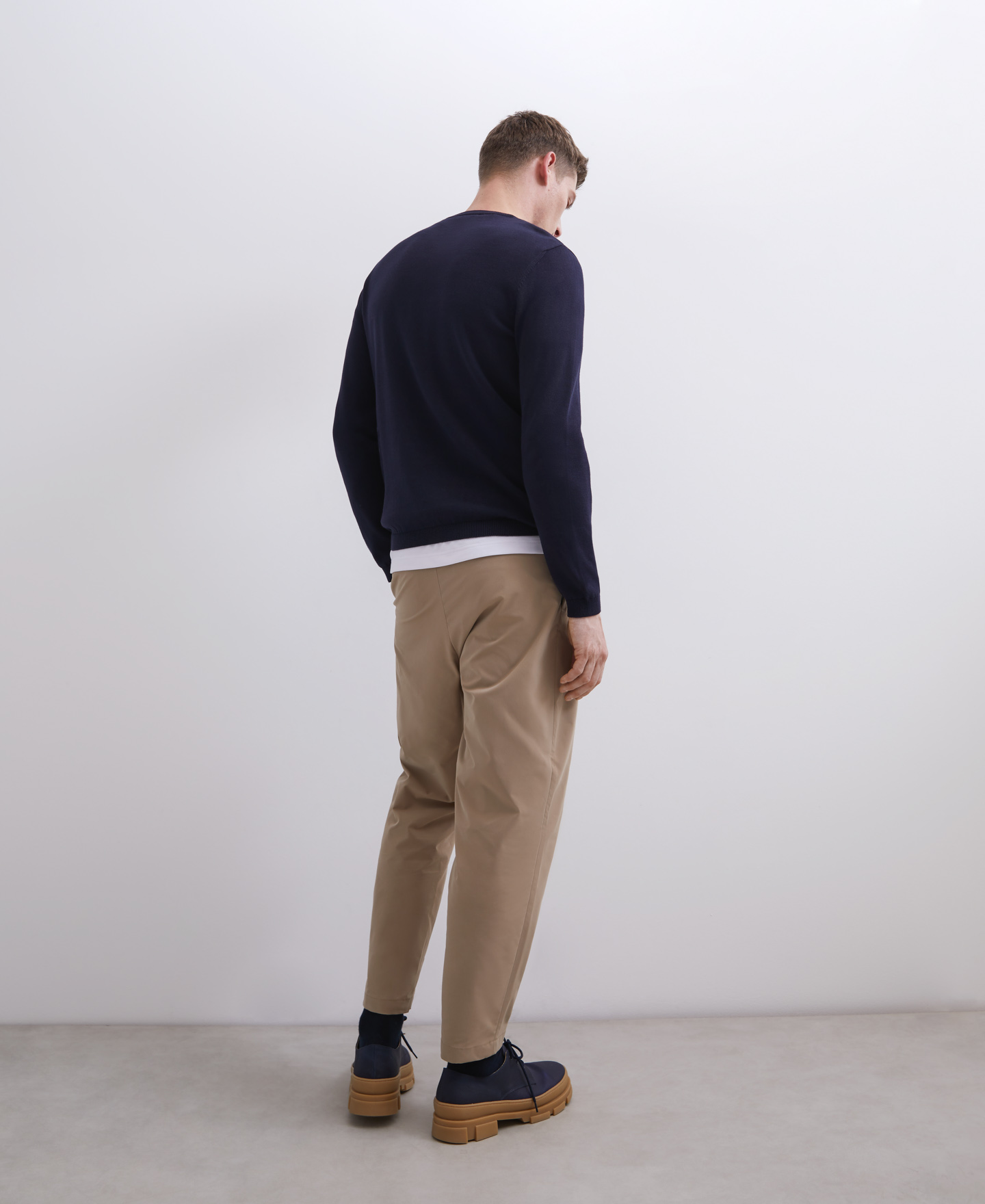 Pistachio cotton V-neck sweater image number 2