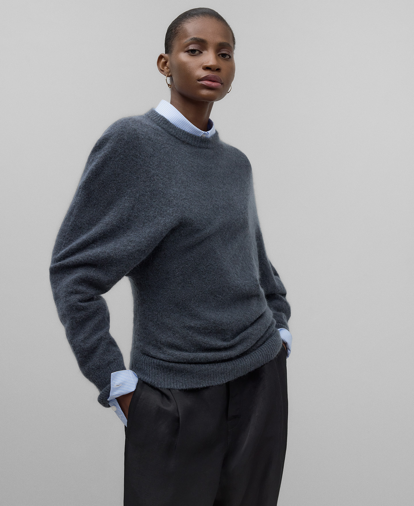 Jersey asim&eacute;trico gris mujer image number 0