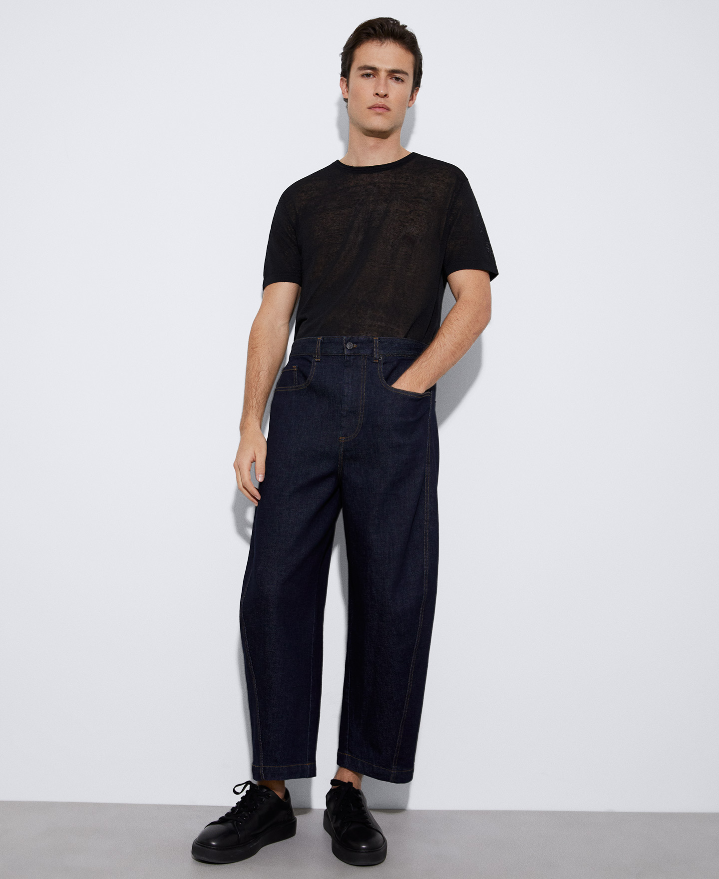Banana ankle jeans image number 1