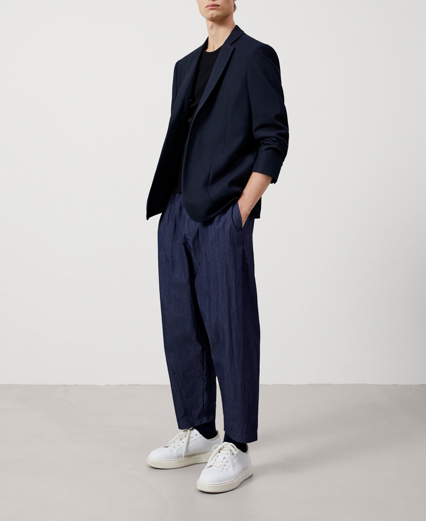 Two buttons tailored blazer image number 1